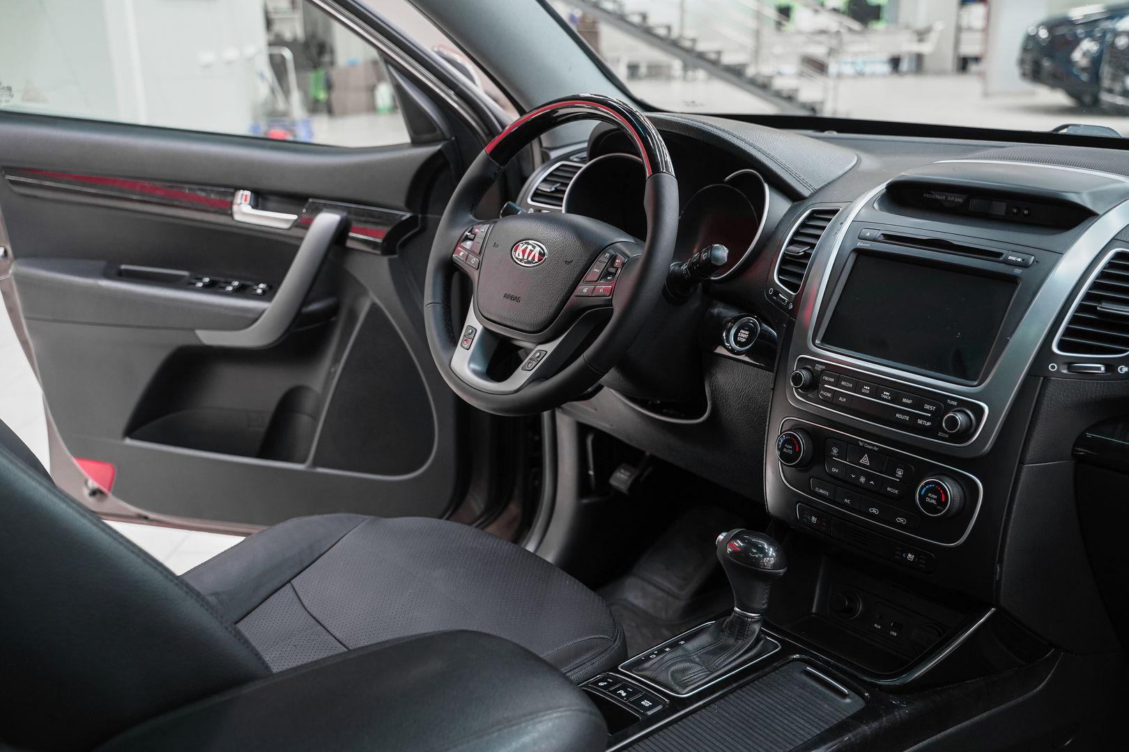 Kia Sorento 2013, бежевый, ДЦ Орехово