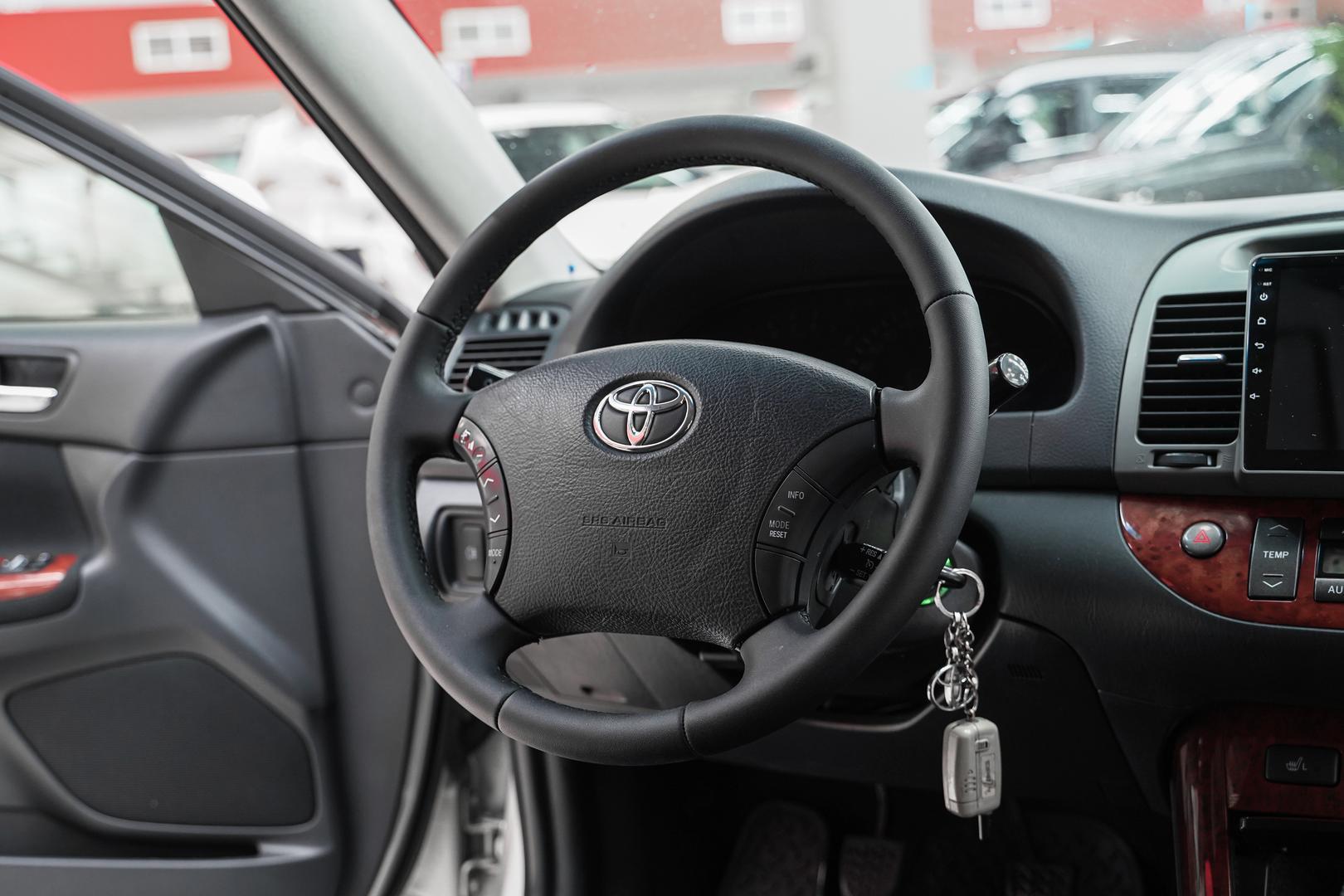 Toyota Camry 2004, серебряный, ДЦ Орехово