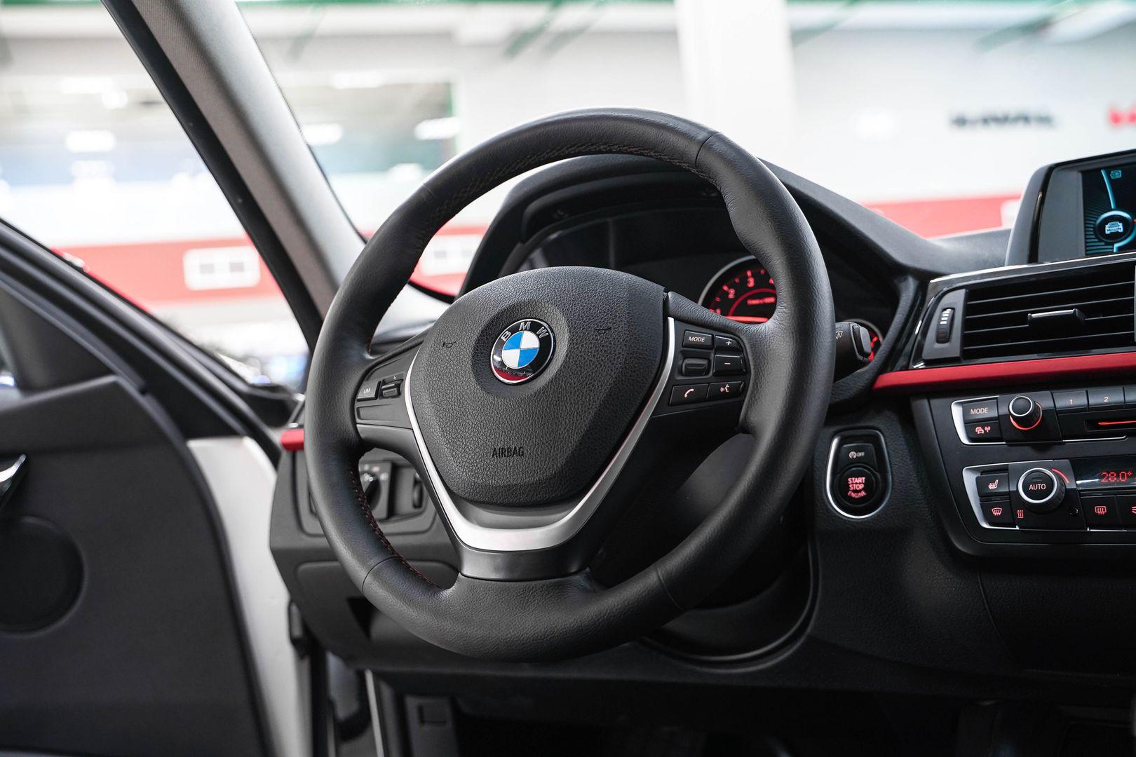 BMW 3 серии 2013, белый, ДЦ Орехово