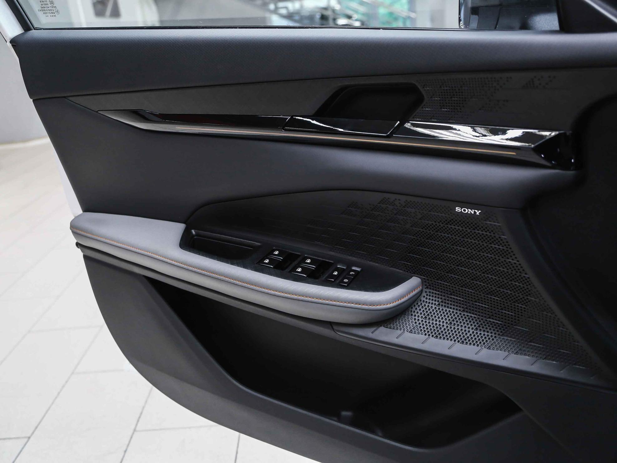 Changan UNI-V 2023, белый, ДЦ Орехово