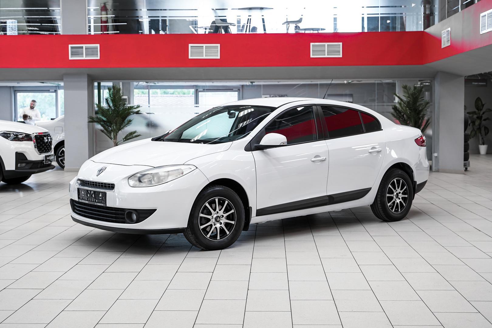 Renault Fluence 2011, белый, ДЦ Орехово