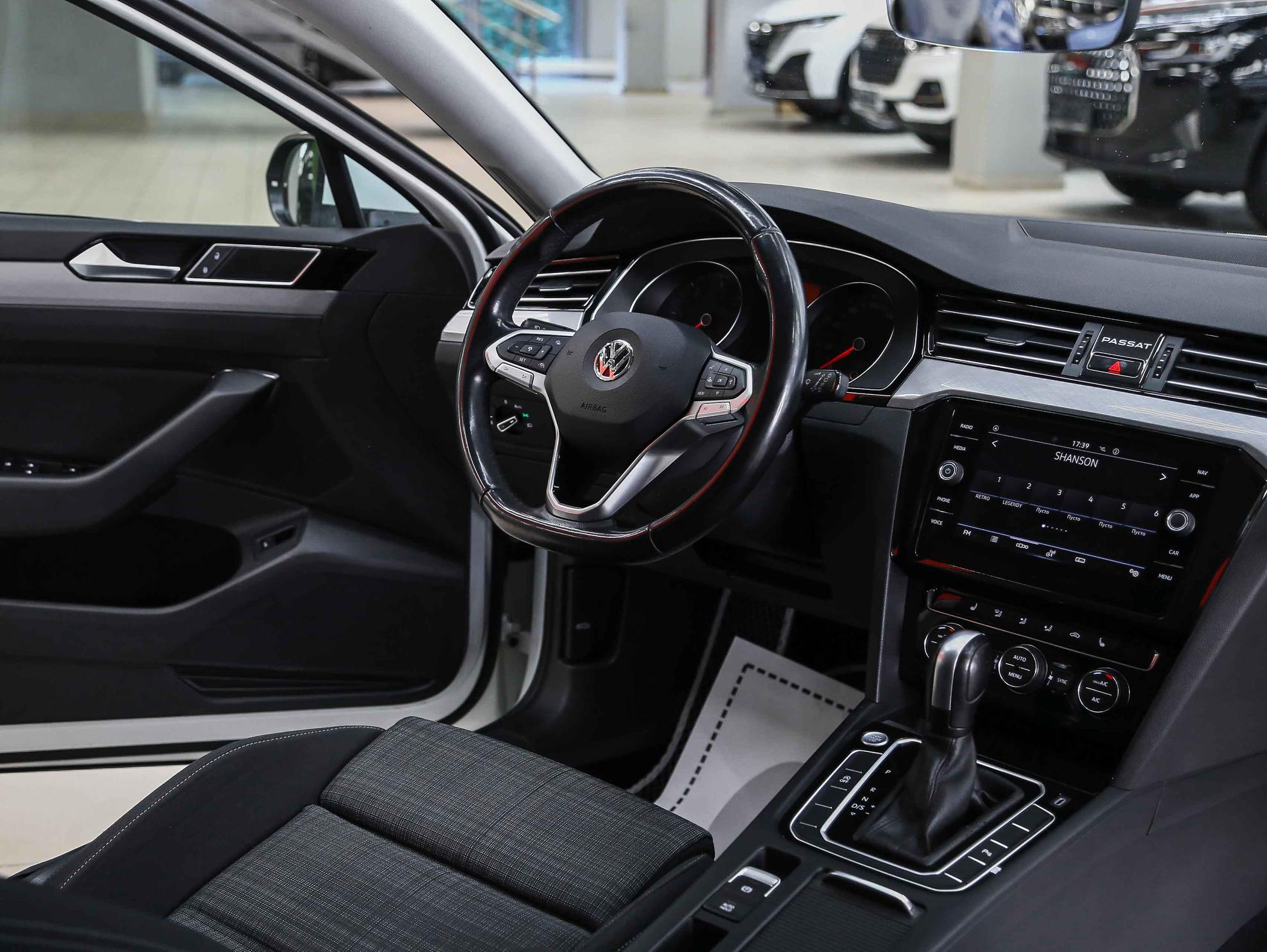 Volkswagen Passat 2020, белый, ДЦ Орехово