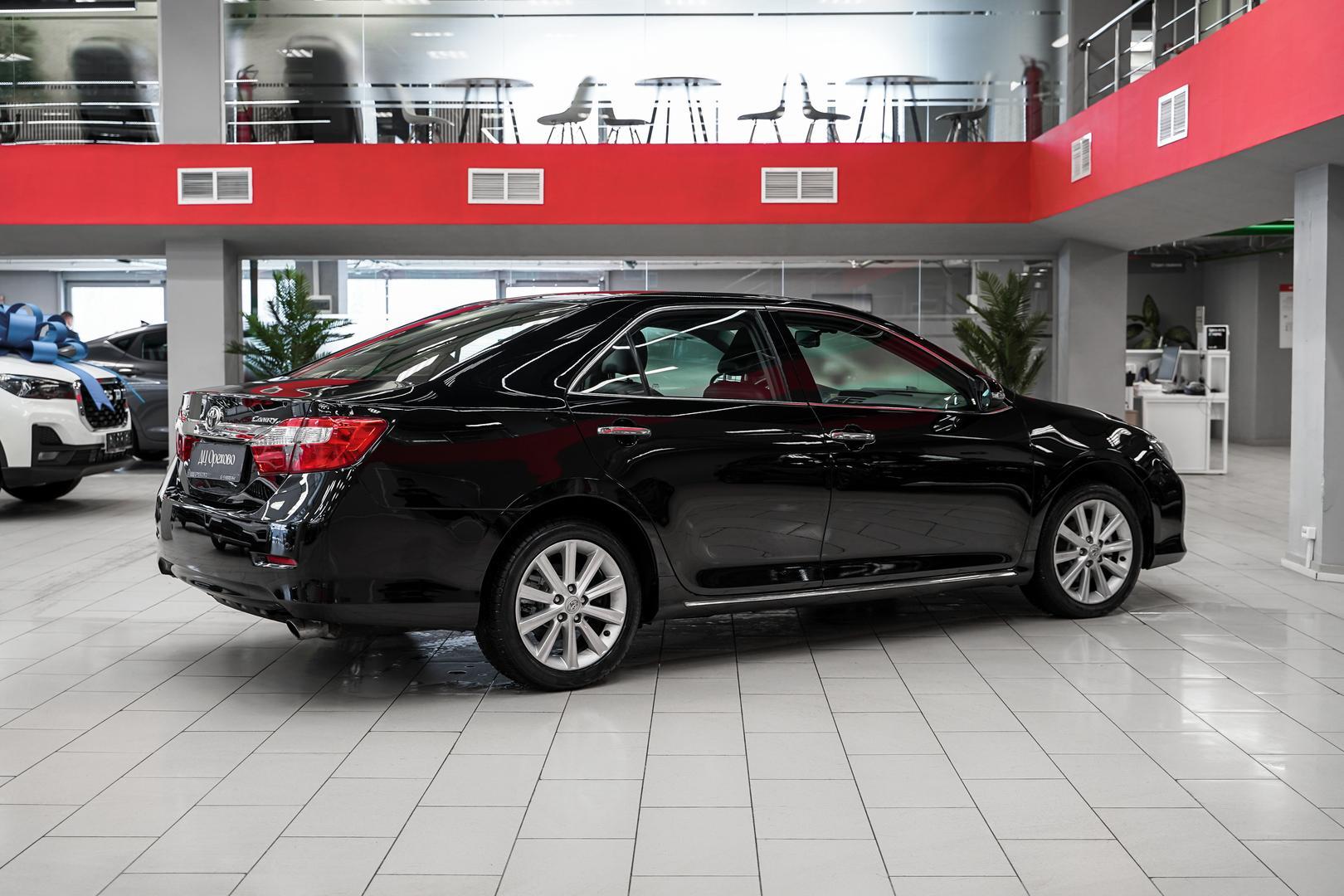 Toyota Camry 2013, черный, ДЦ Орехово