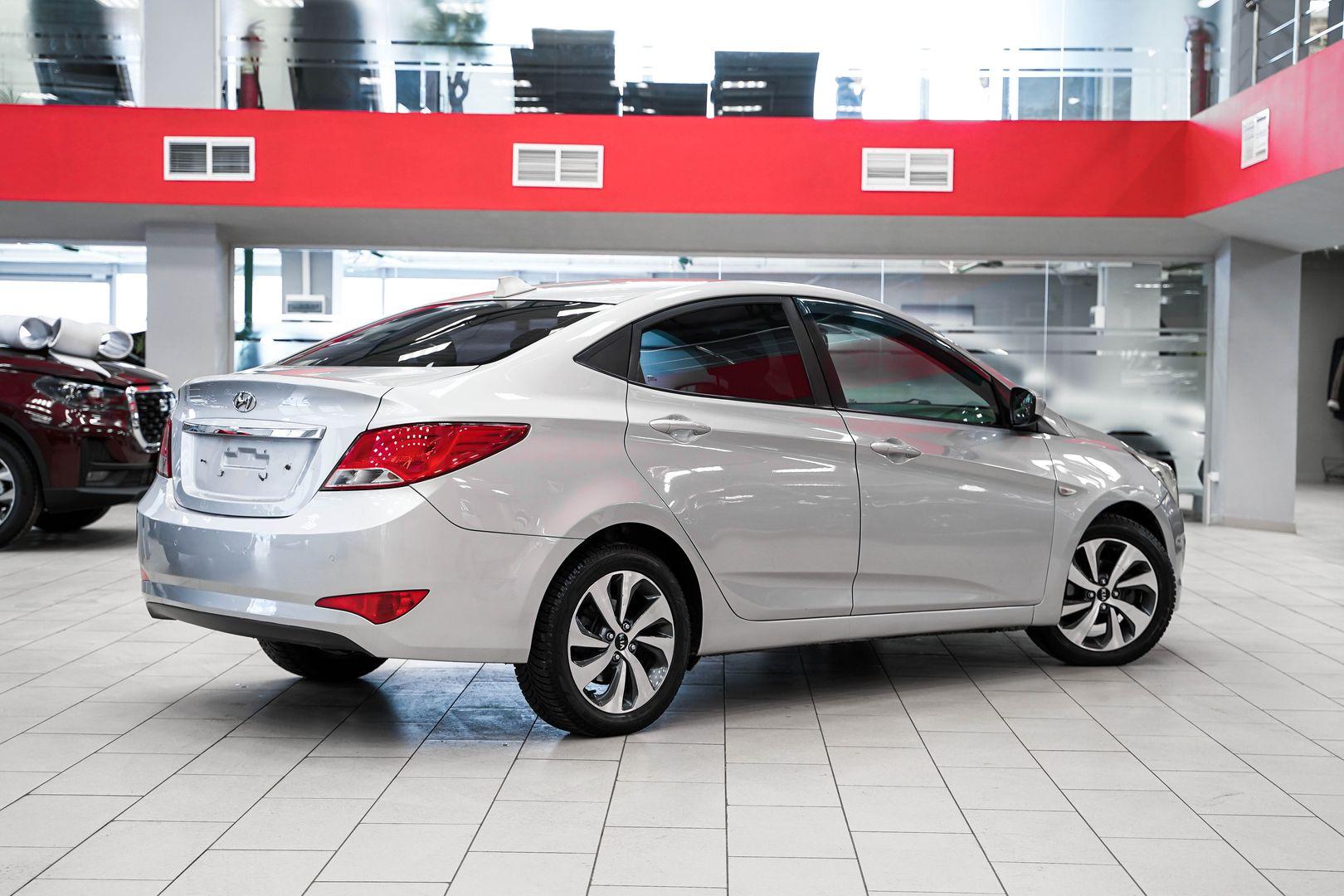 Hyundai Solaris 2015, серебряный, ДЦ Орехово