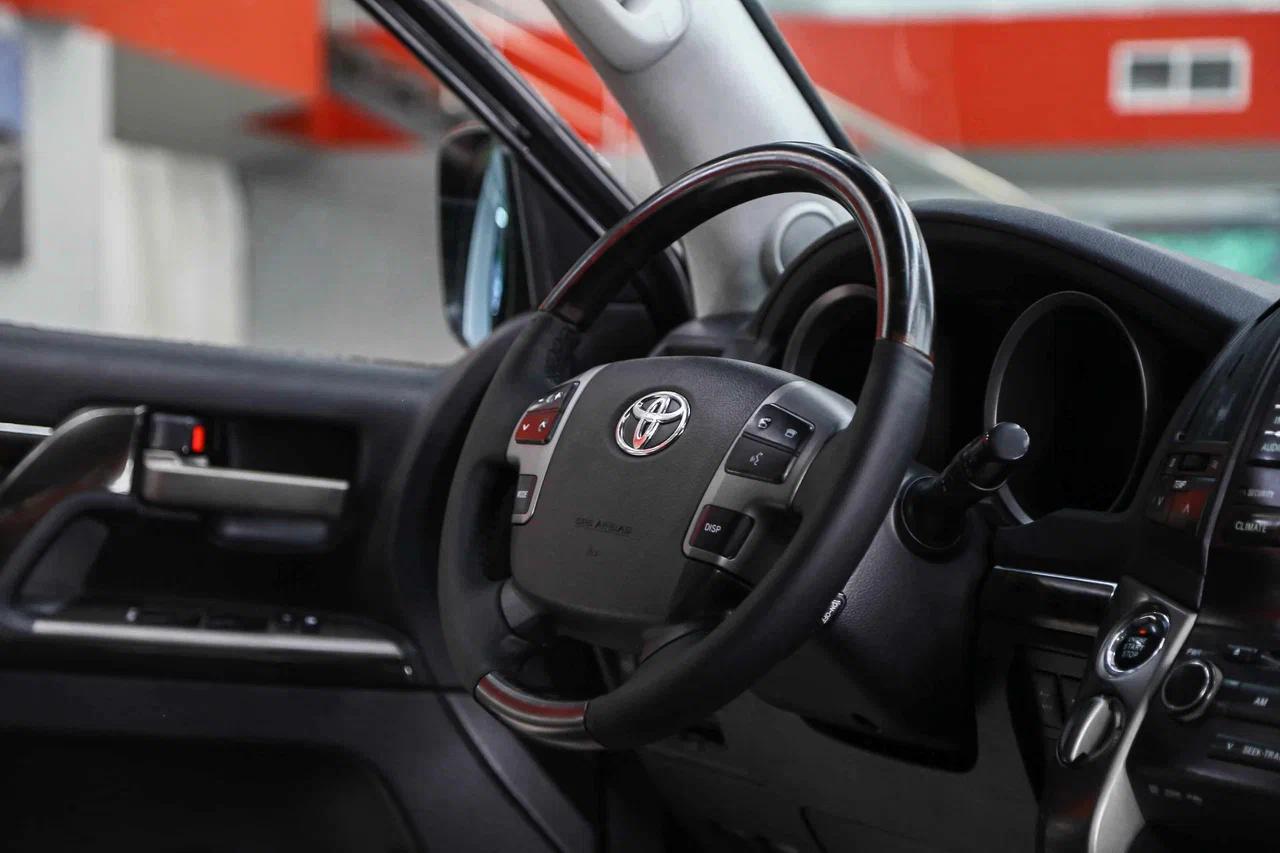 Toyota Land Cruiser 2008, черный, ДЦ Орехово