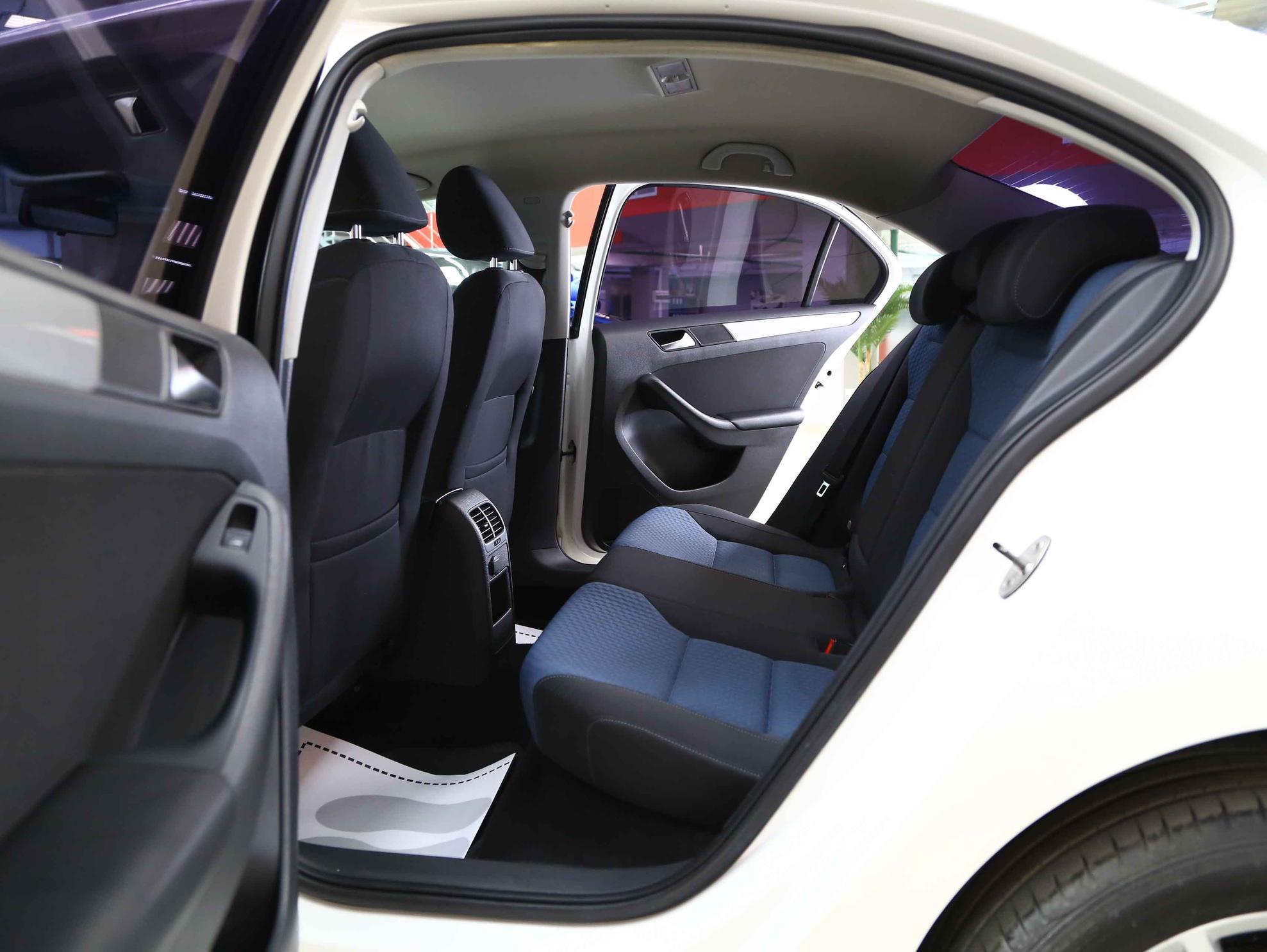 Volkswagen Jetta 2013, белый, ДЦ Орехово