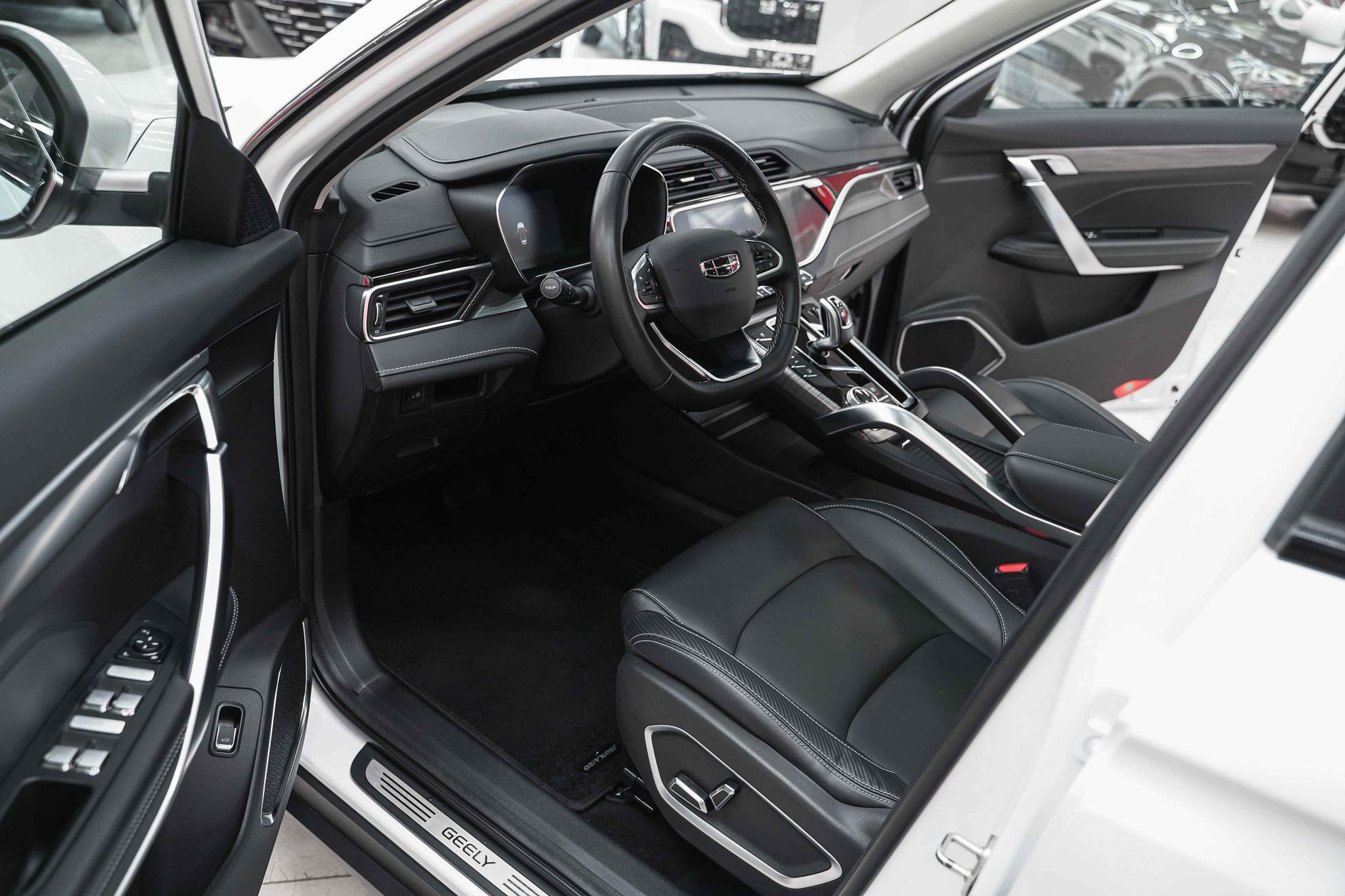 Geely Atlas Pro 2023, белый, ДЦ Орехово