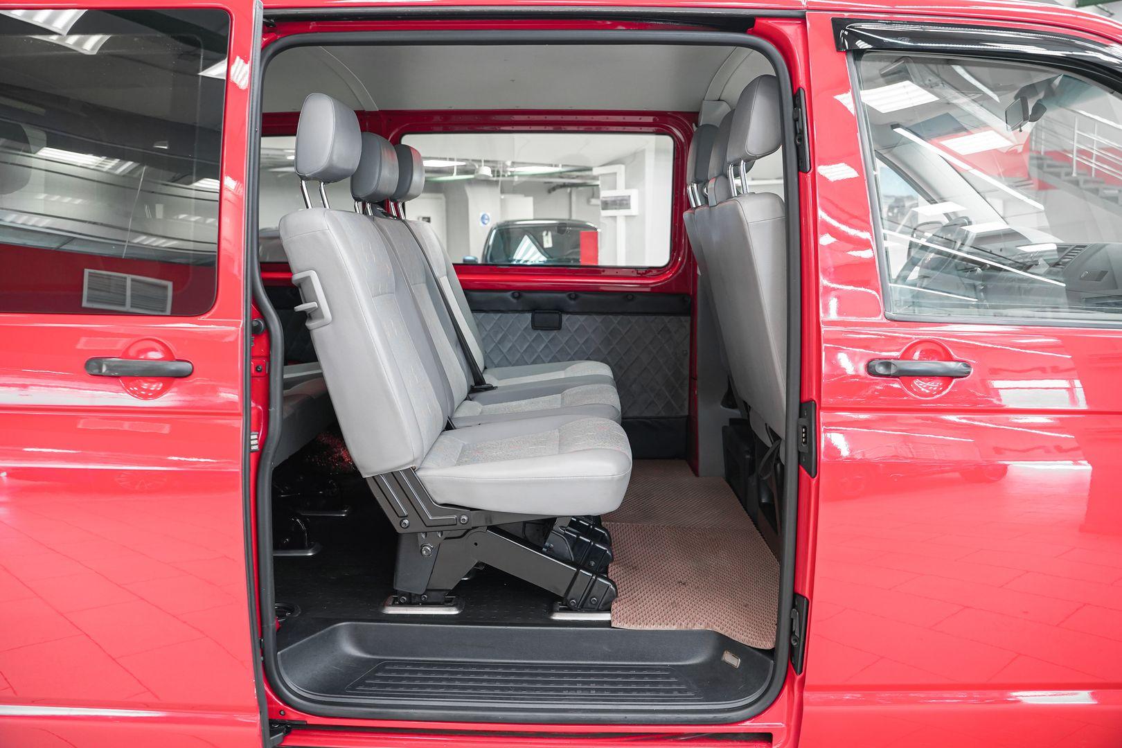 Volkswagen Transporter 2008, красный, ДЦ Орехово