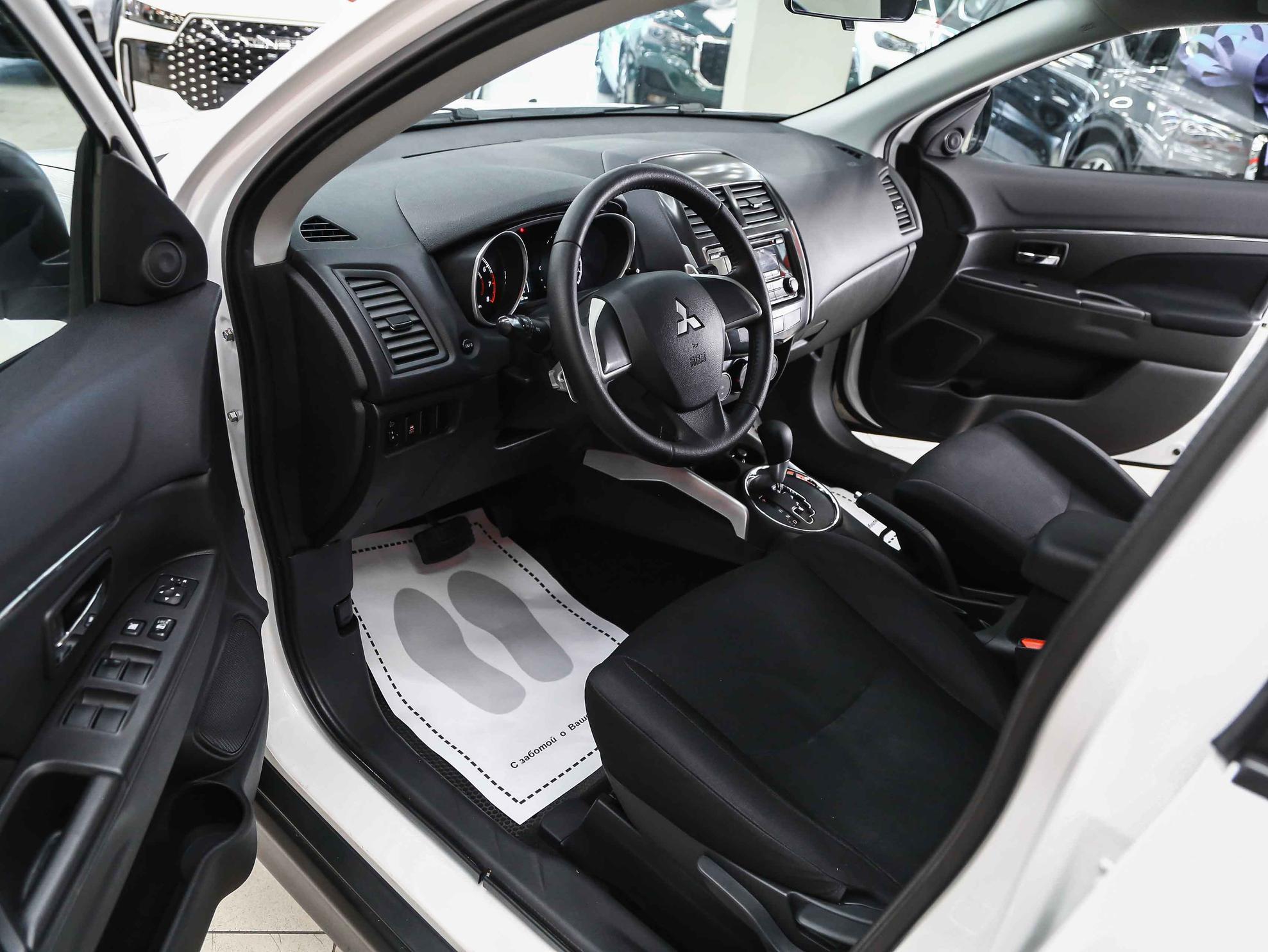 Mitsubishi ASX 2014, белый, ДЦ Орехово