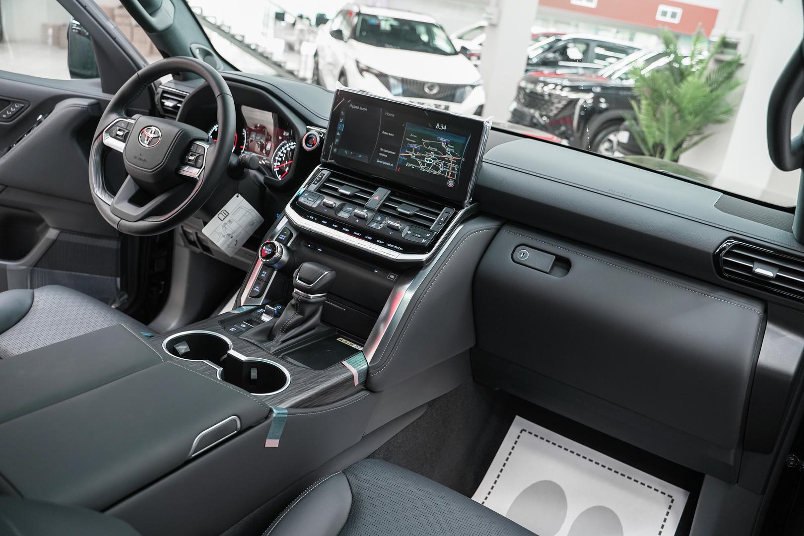 Toyota Land Cruiser 2024, черный, ДЦ Орехово