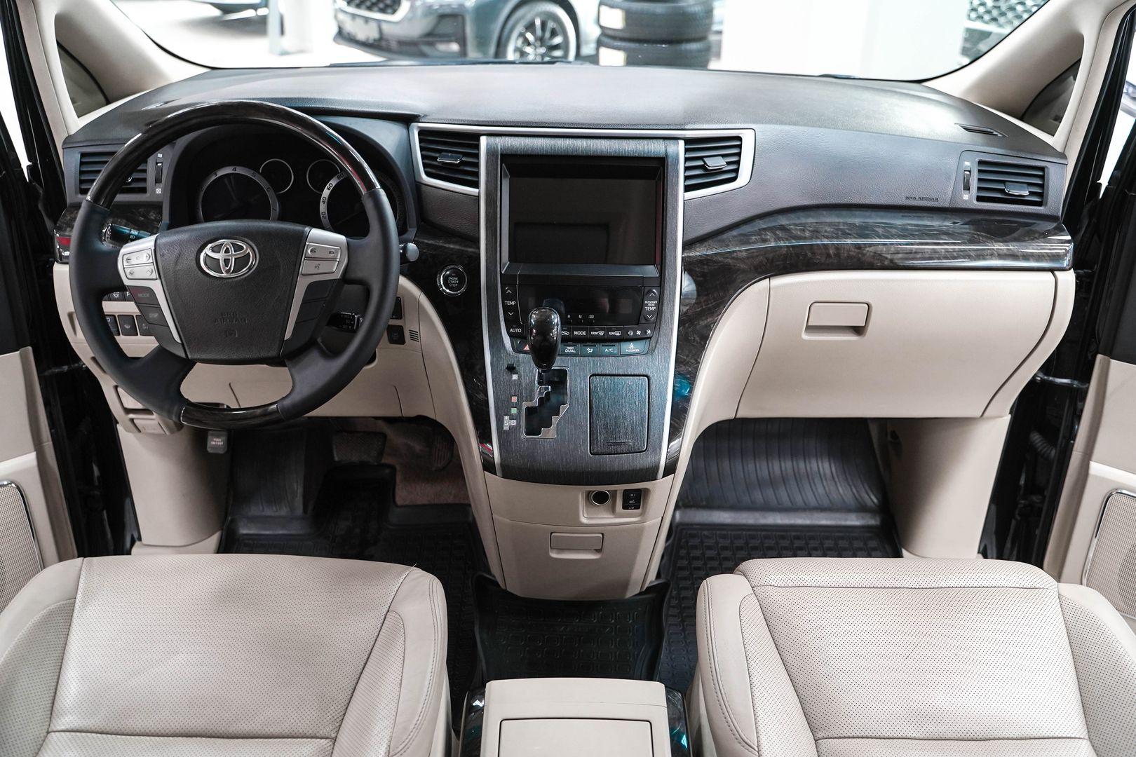 Toyota Alphard 2012, черный, ДЦ Орехово