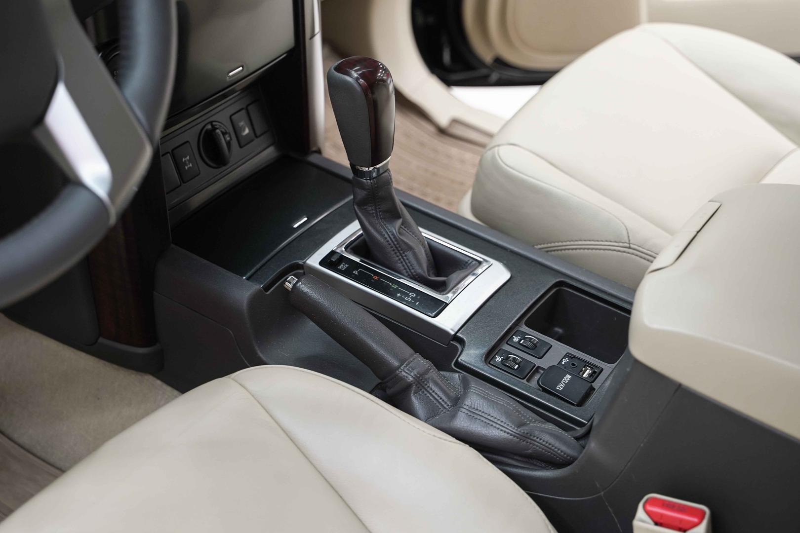 Toyota Land Cruiser Prado 2016, черный, ДЦ Орехово