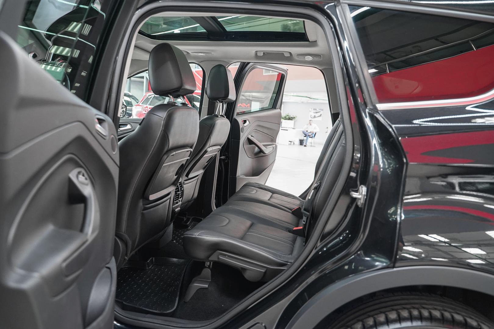Ford Kuga 2013, черный, ДЦ Орехово