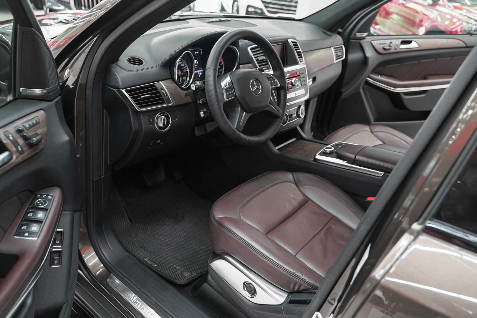 Mercedes-Benz GL-Класс 2013, коричневый, ДЦ Орехово