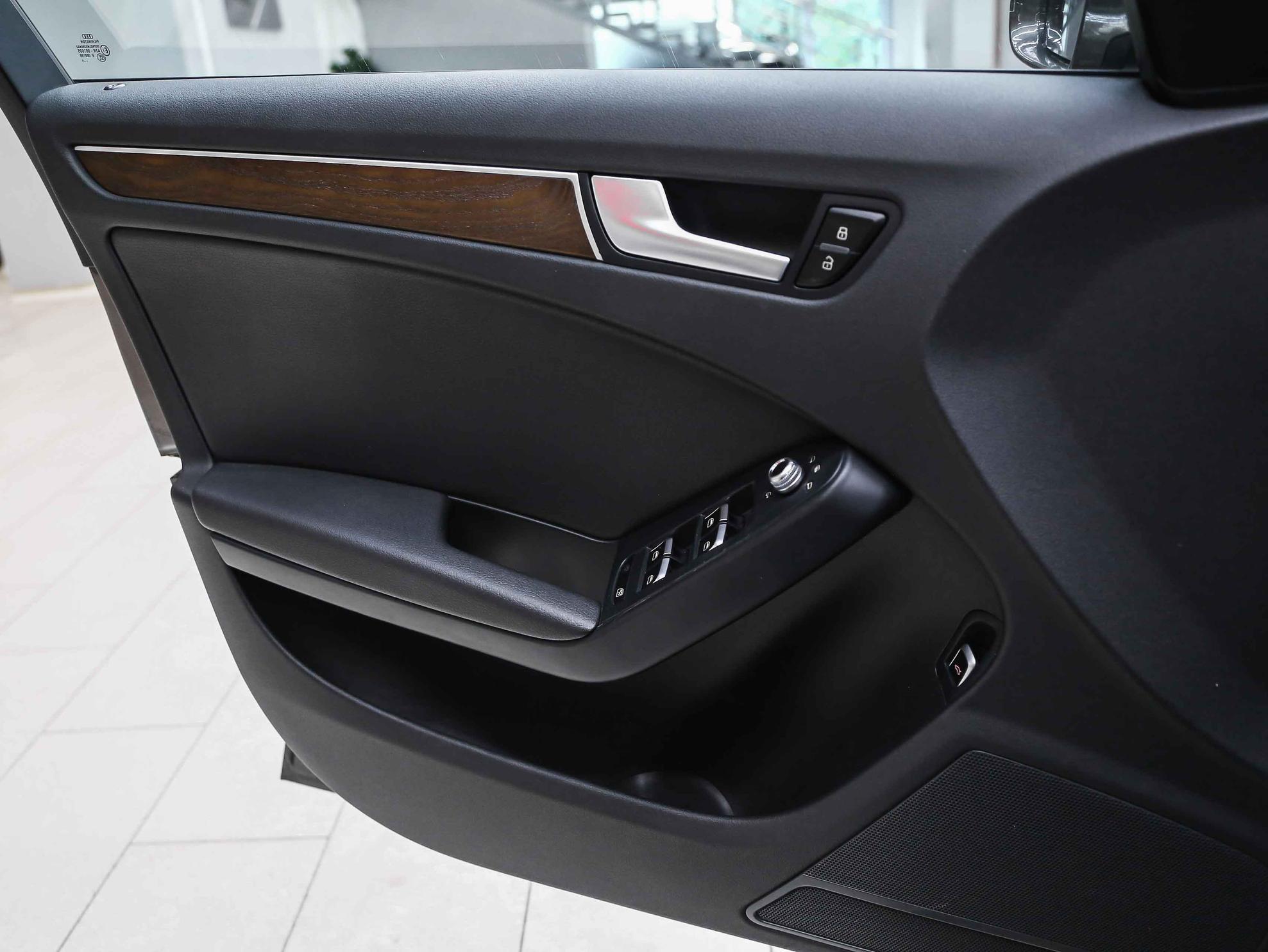Audi A4 2015, серый, ДЦ Орехово