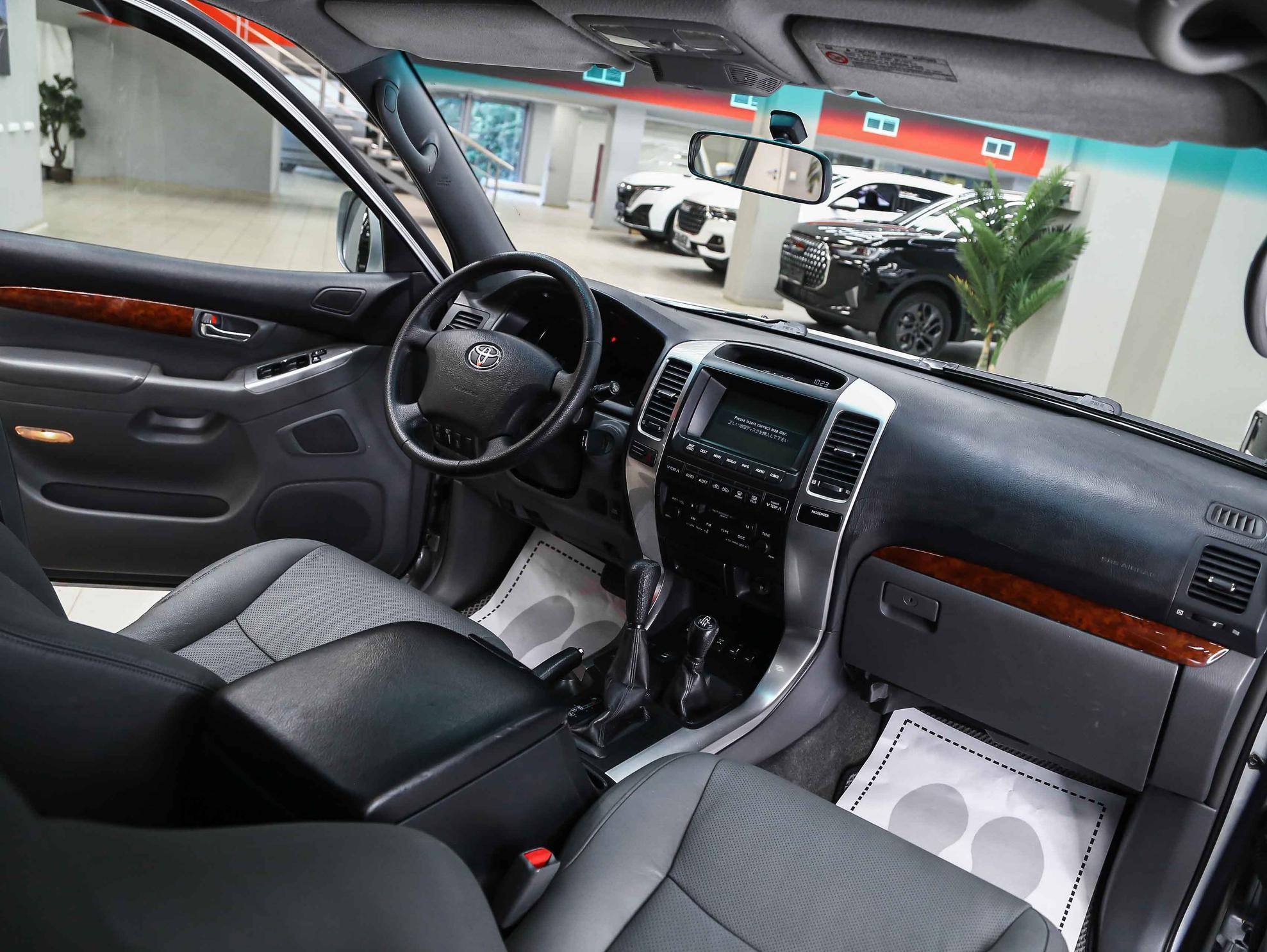 Toyota Land Cruiser Prado 2005, серебряный, ДЦ Орехово