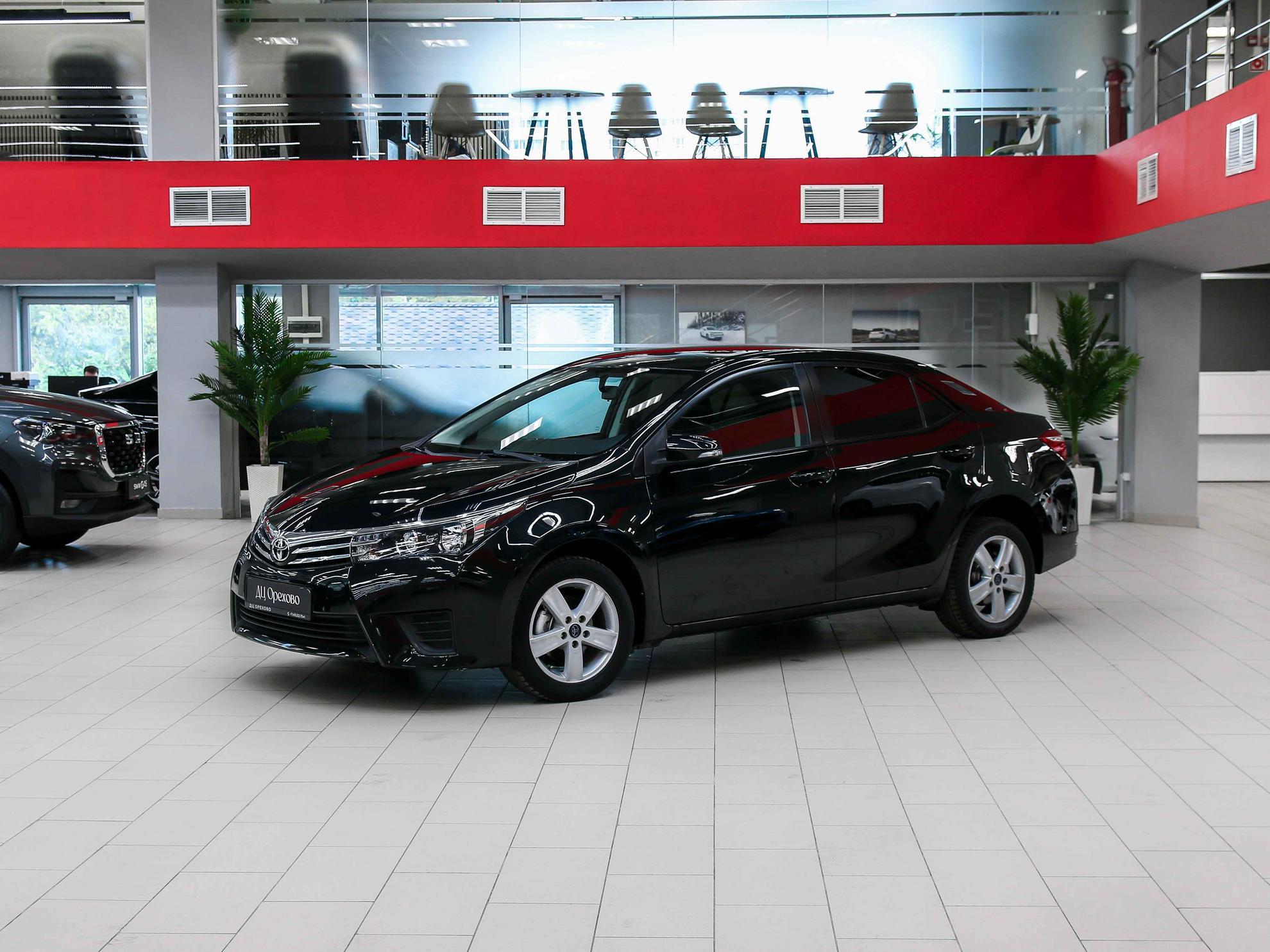 Toyota Corolla 2015, черный, ДЦ Орехово