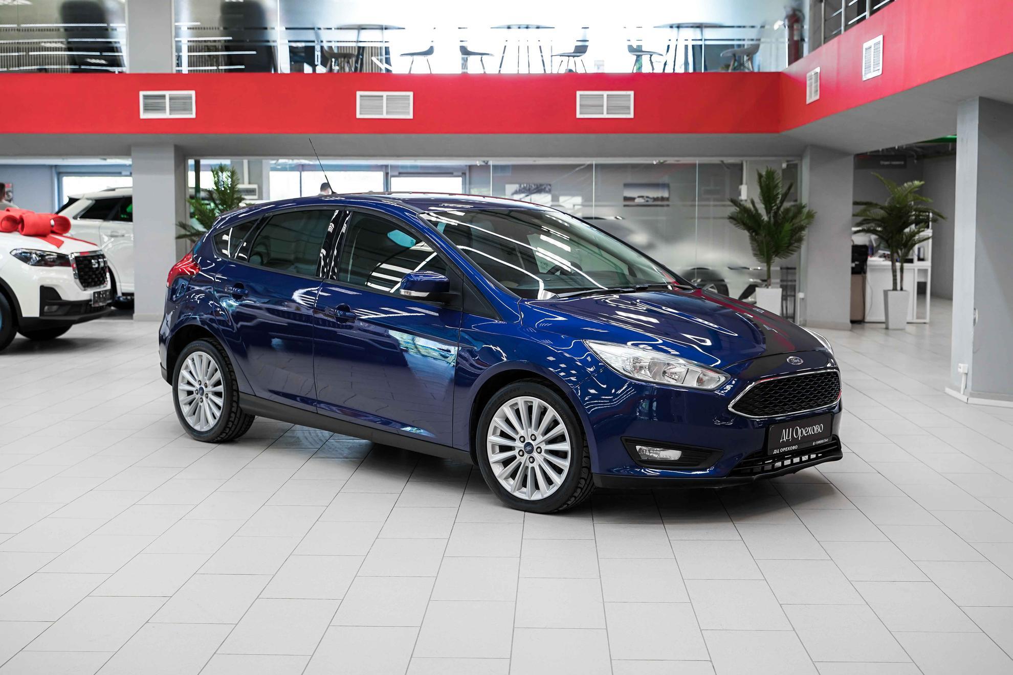 Ford Focus 2015, синий, ДЦ Орехово