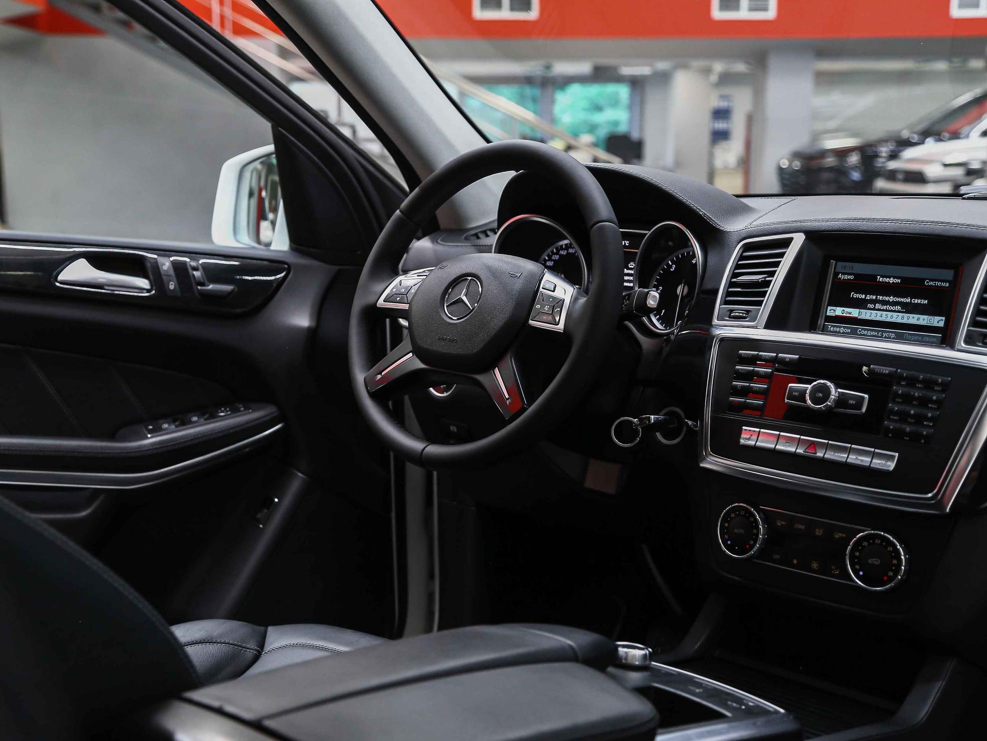 Mercedes-Benz GL-Класс 2014, белый, ДЦ Орехово