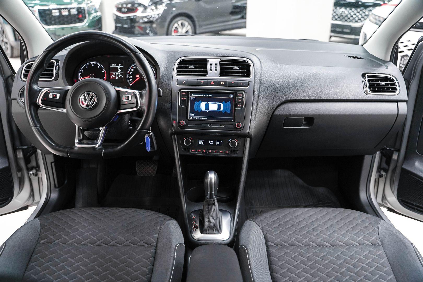 Volkswagen Polo 2018, серебряный, ДЦ Орехово