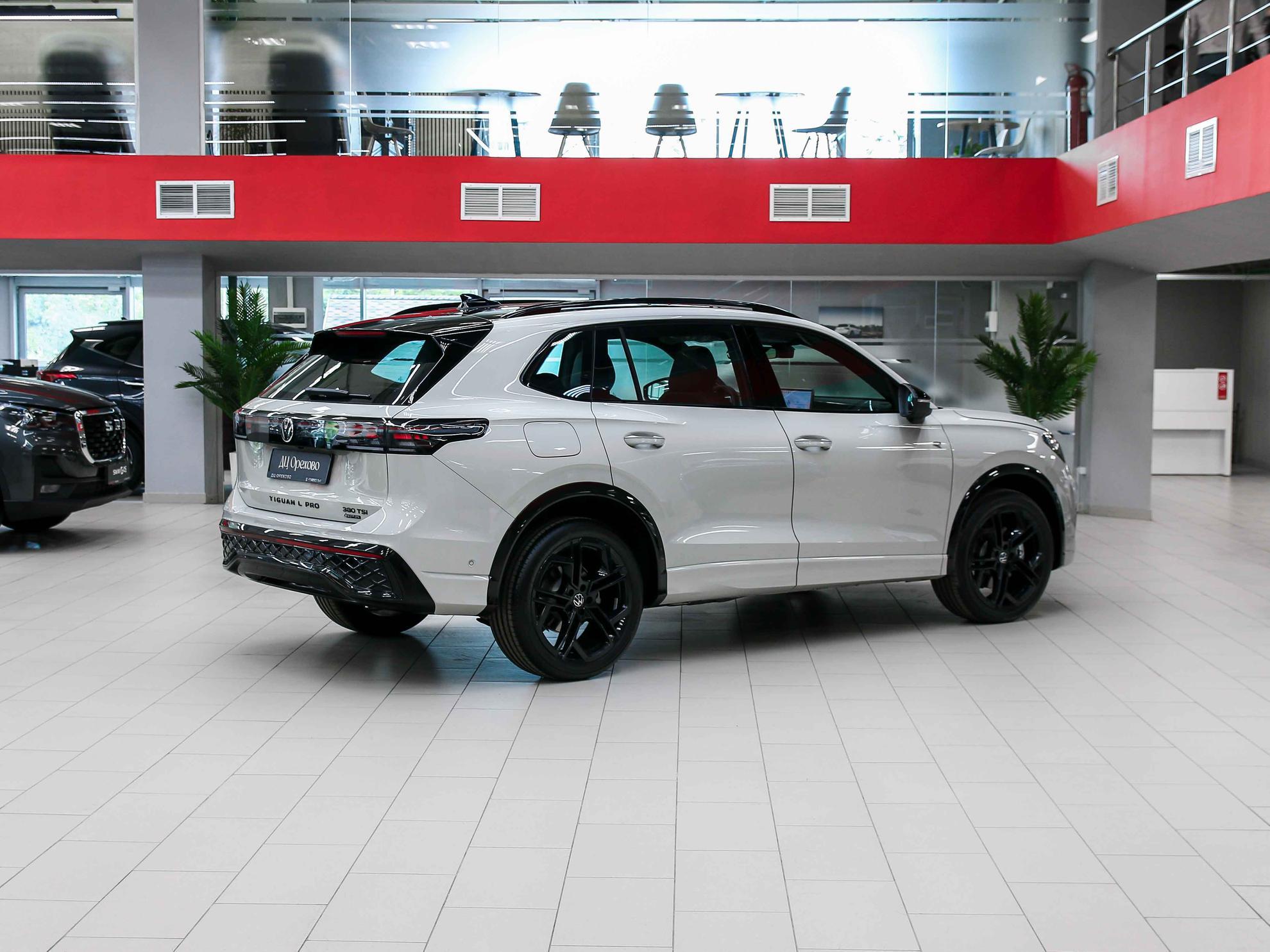Volkswagen Tiguan 2026, серый, ДЦ Орехово