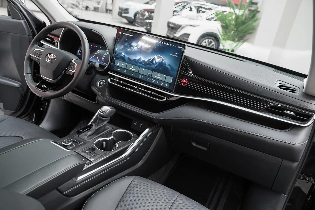 Toyota Highlander 2025, черный, ДЦ Орехово