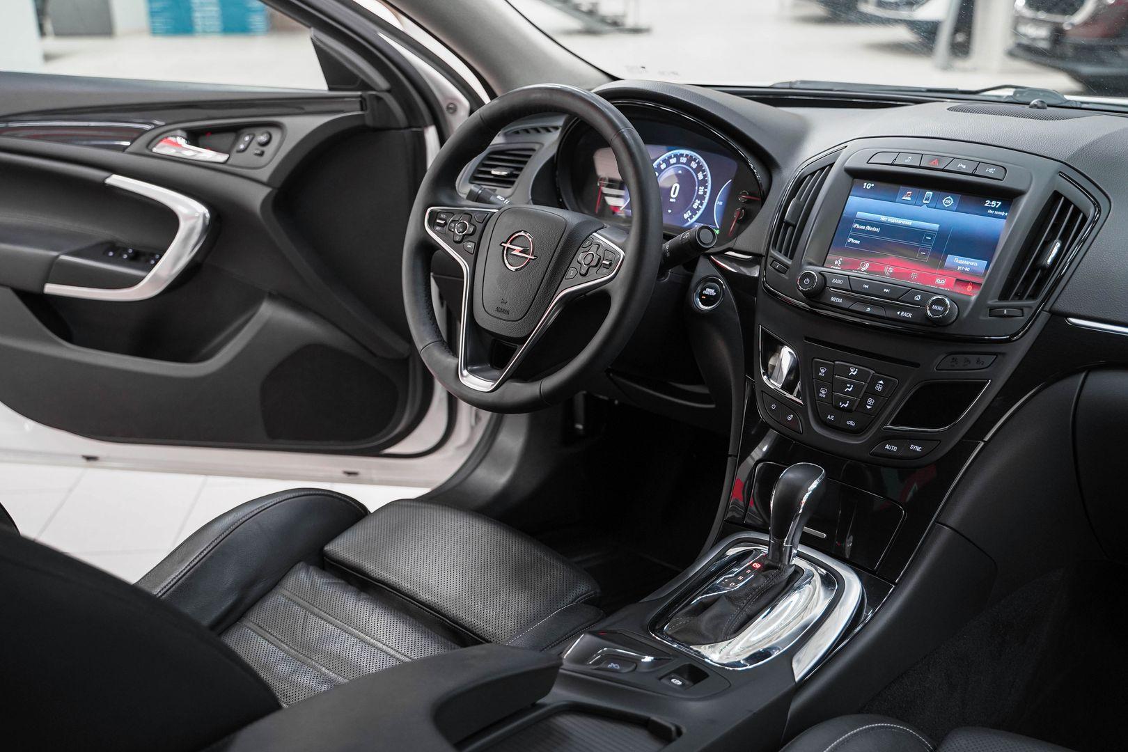 Opel Insignia 2014, белый, ДЦ Орехово