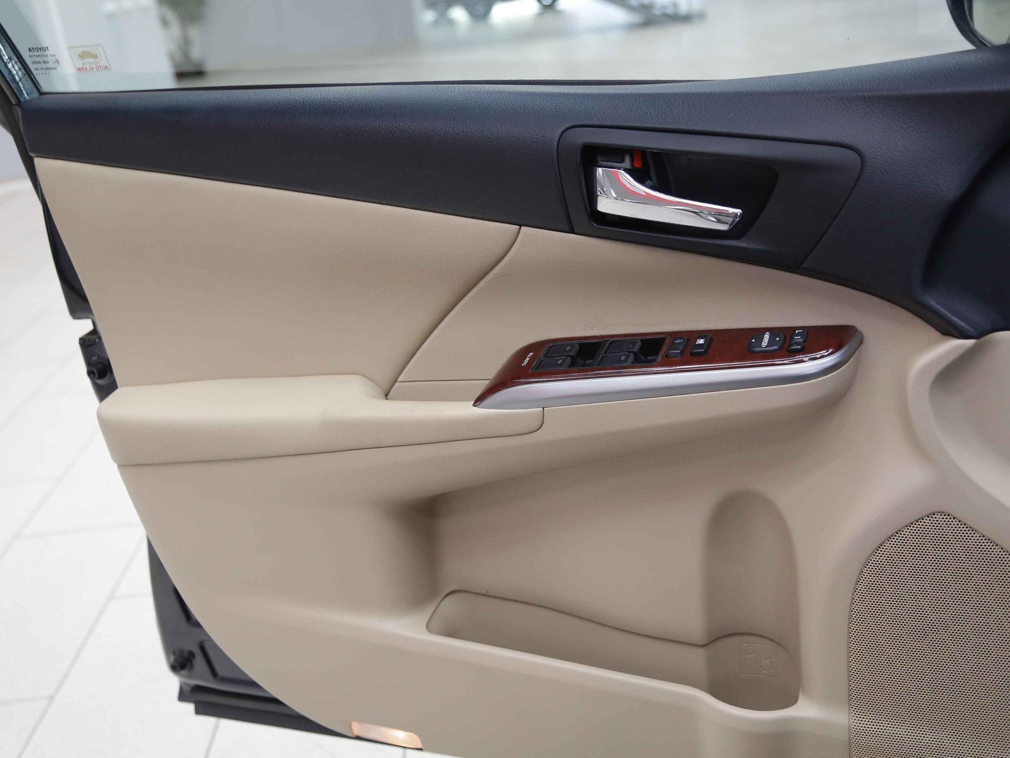 Toyota Camry 2012, серый, ДЦ Орехово