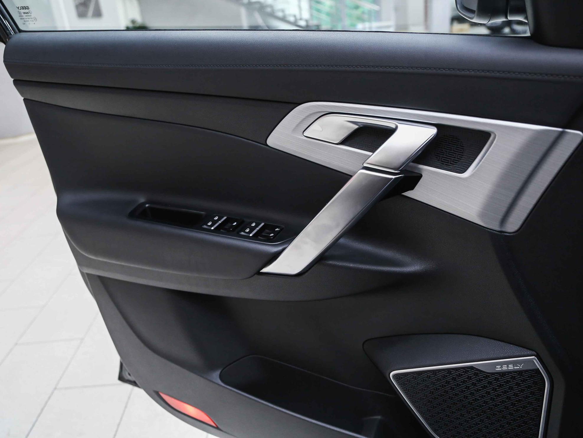 Geely Atlas 2020, черный, ДЦ Орехово