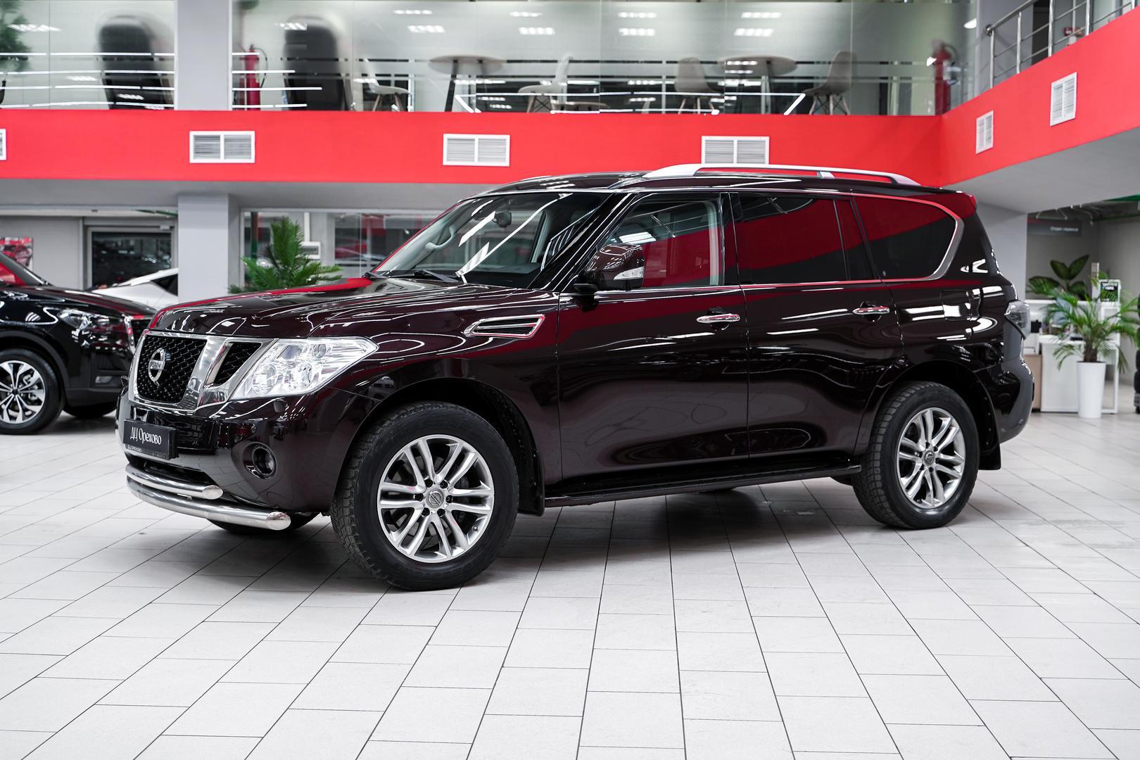 Nissan Patrol 2013, красный, ДЦ Орехово