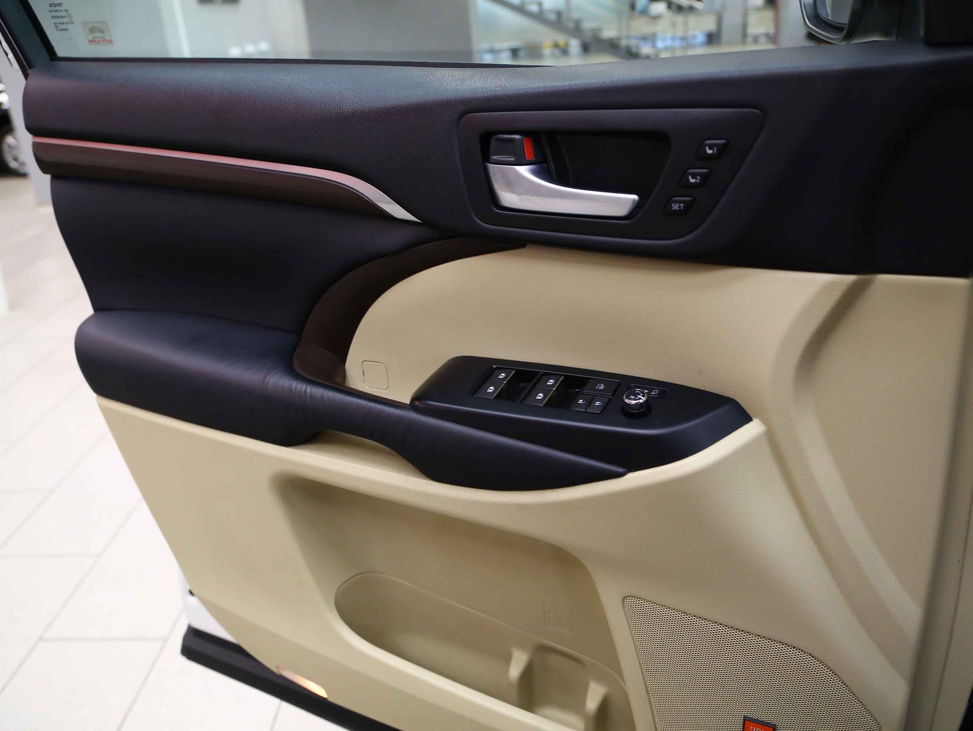 Toyota Highlander 2014, белый, ДЦ Орехово