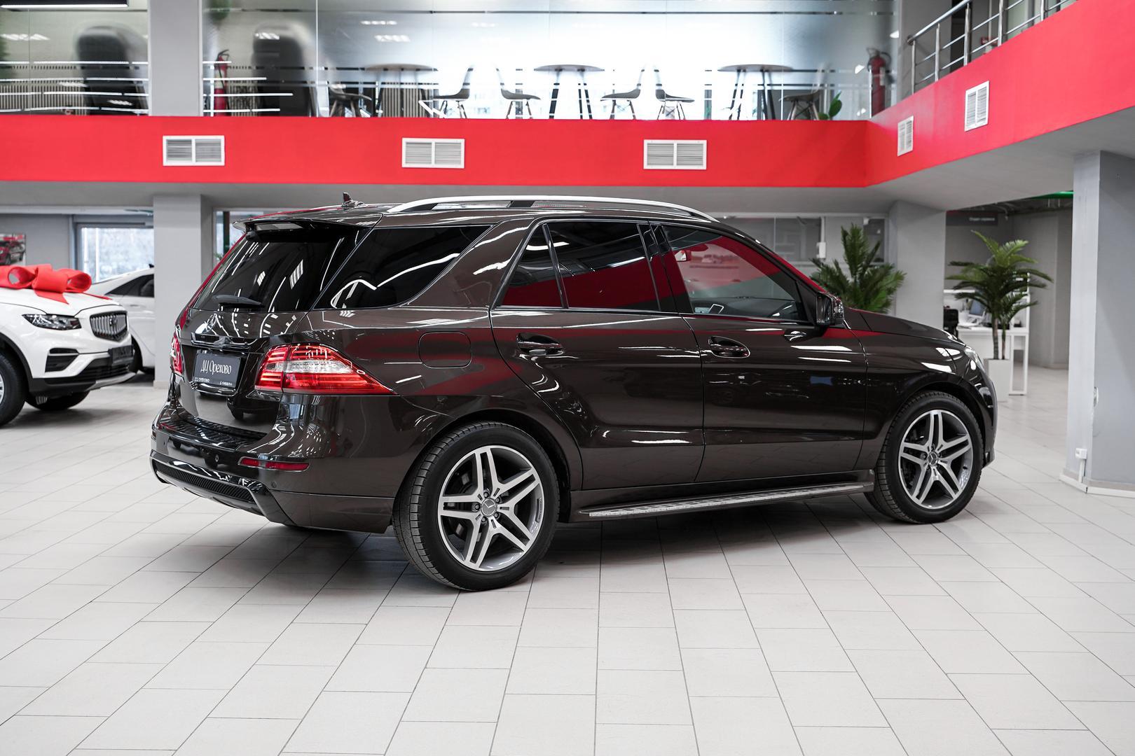 Mercedes-Benz M-Класс 2012, коричневый, ДЦ Орехово
