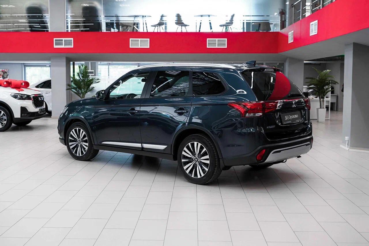 Mitsubishi Outlander 2019, синий, ДЦ Орехово
