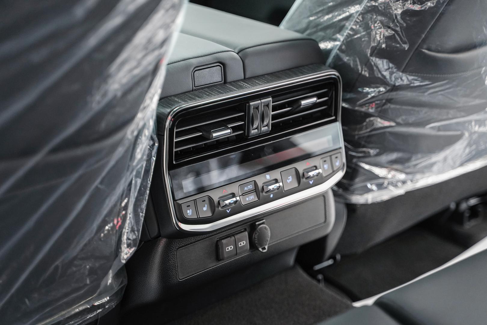 Toyota Land Cruiser 2024, черный, ДЦ Орехово