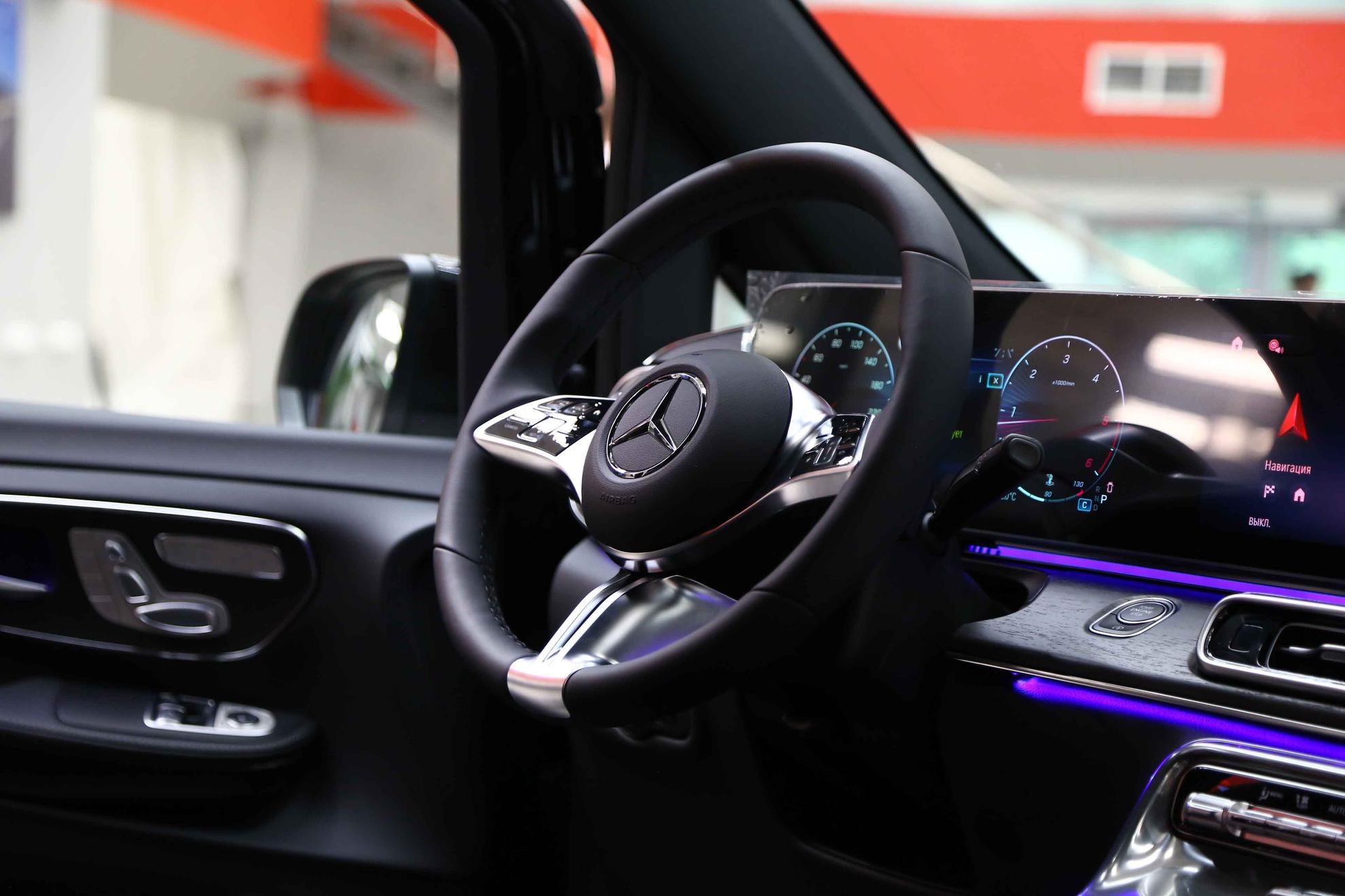 Mercedes-Benz V-Класс 2026, черный, ДЦ Орехово