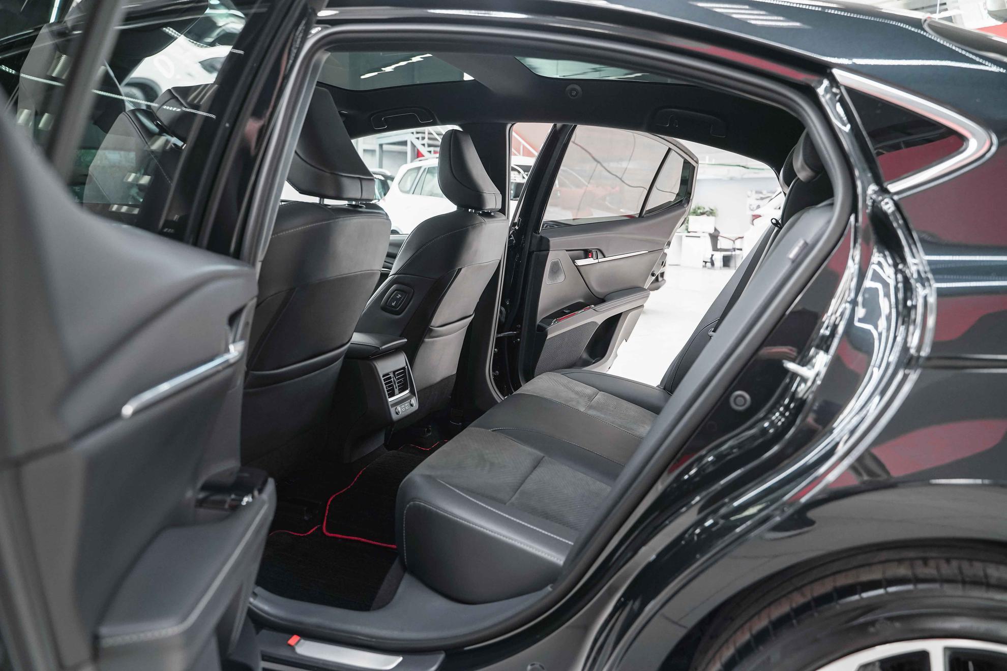 Toyota Camry 2024, черный, ДЦ Орехово