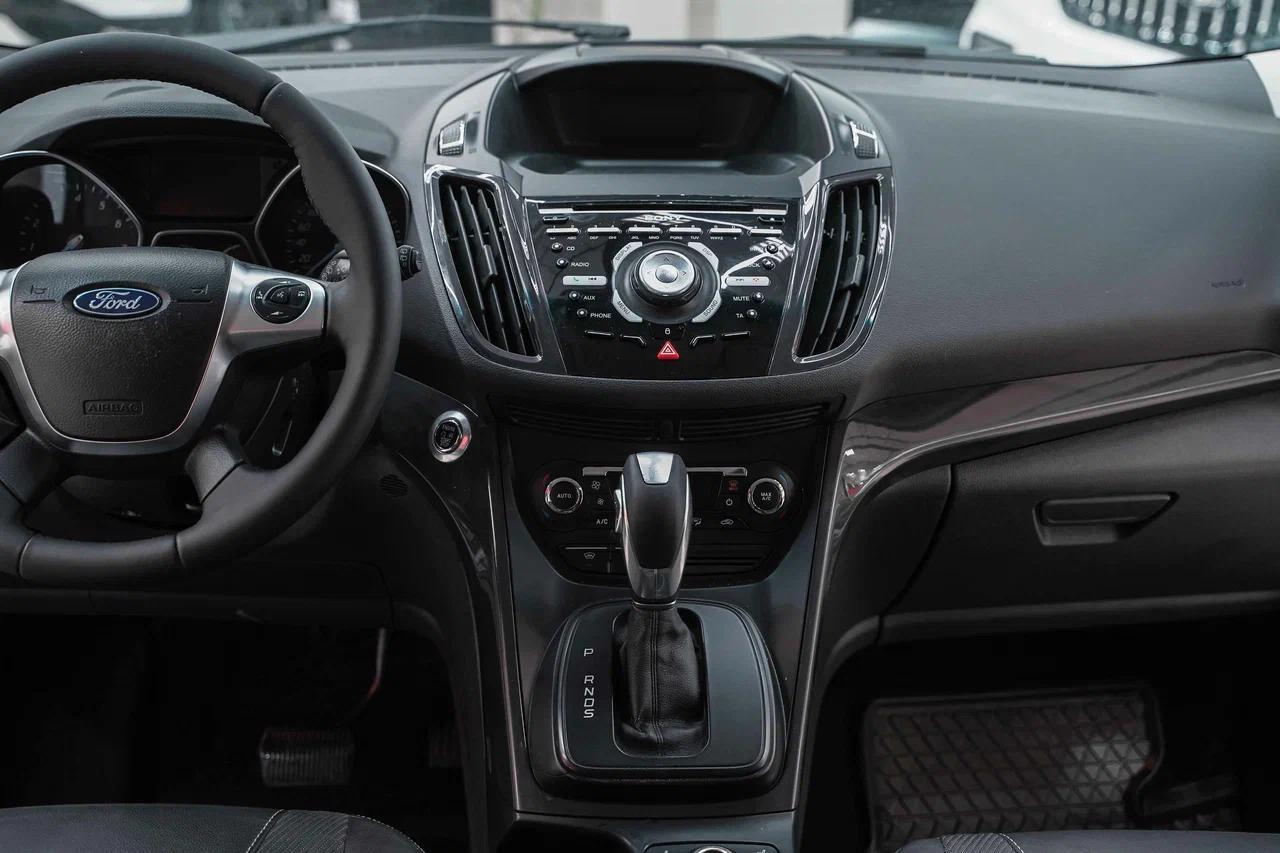 Ford Kuga 2015, белый, ДЦ Орехово