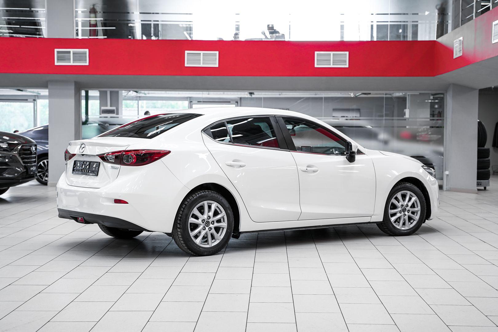 Mazda 3 2018, белый, ДЦ Орехово