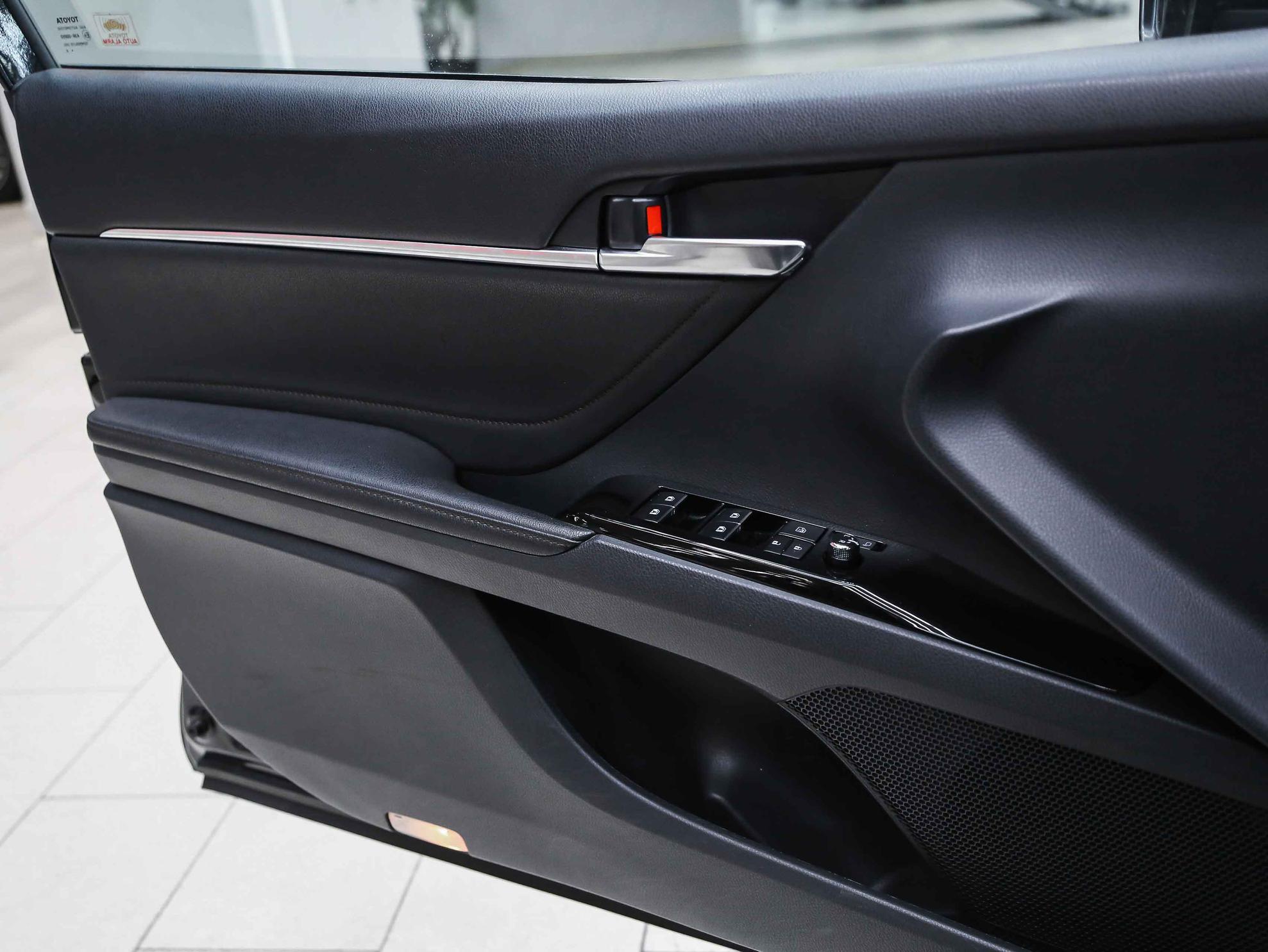 Toyota Camry 2018, черный, ДЦ Орехово