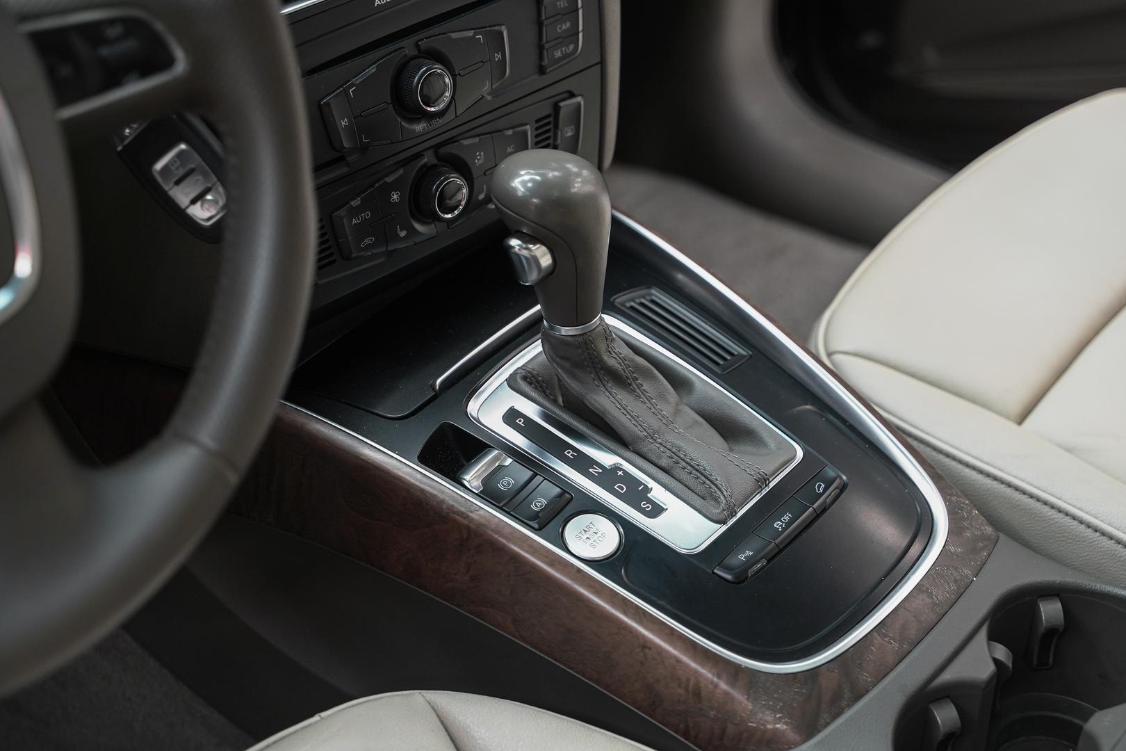 Audi Q5 2012, серый, ДЦ Орехово
