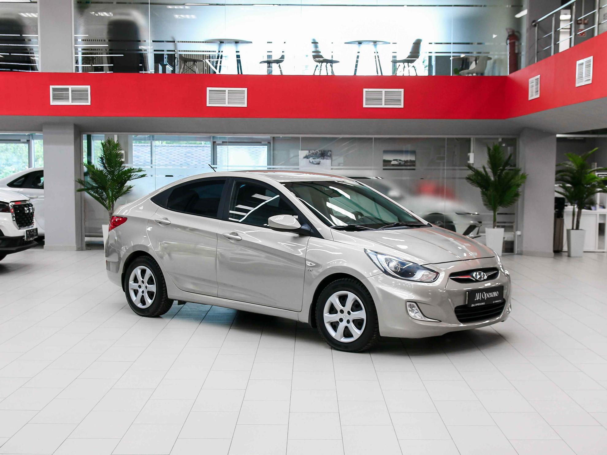 Hyundai Solaris 2013, бежевый, ДЦ Орехово