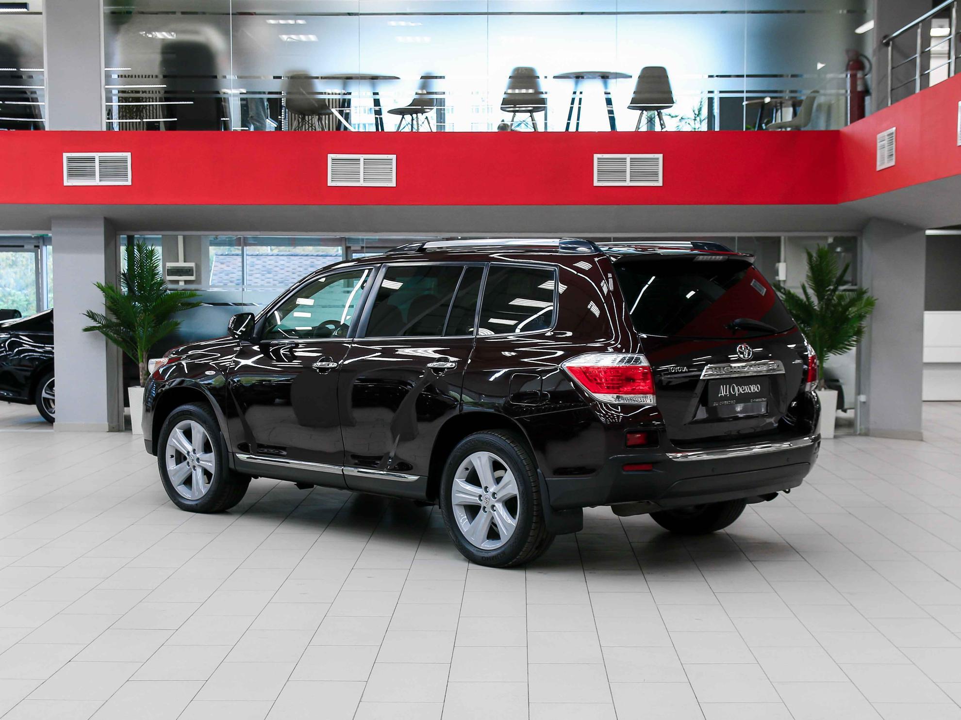 Toyota Highlander 2012, пурпурный, ДЦ Орехово