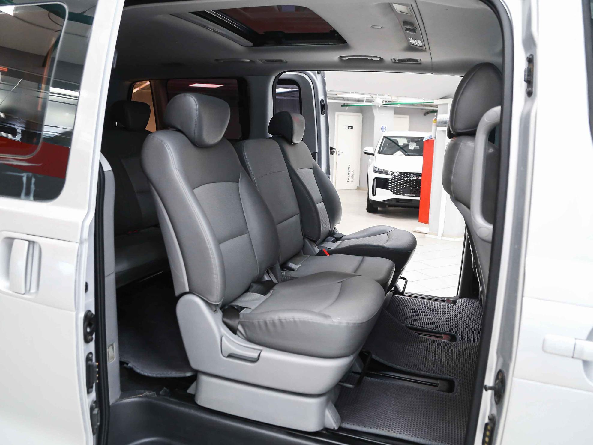 Hyundai Grand Starex 2009, серый, ДЦ Орехово