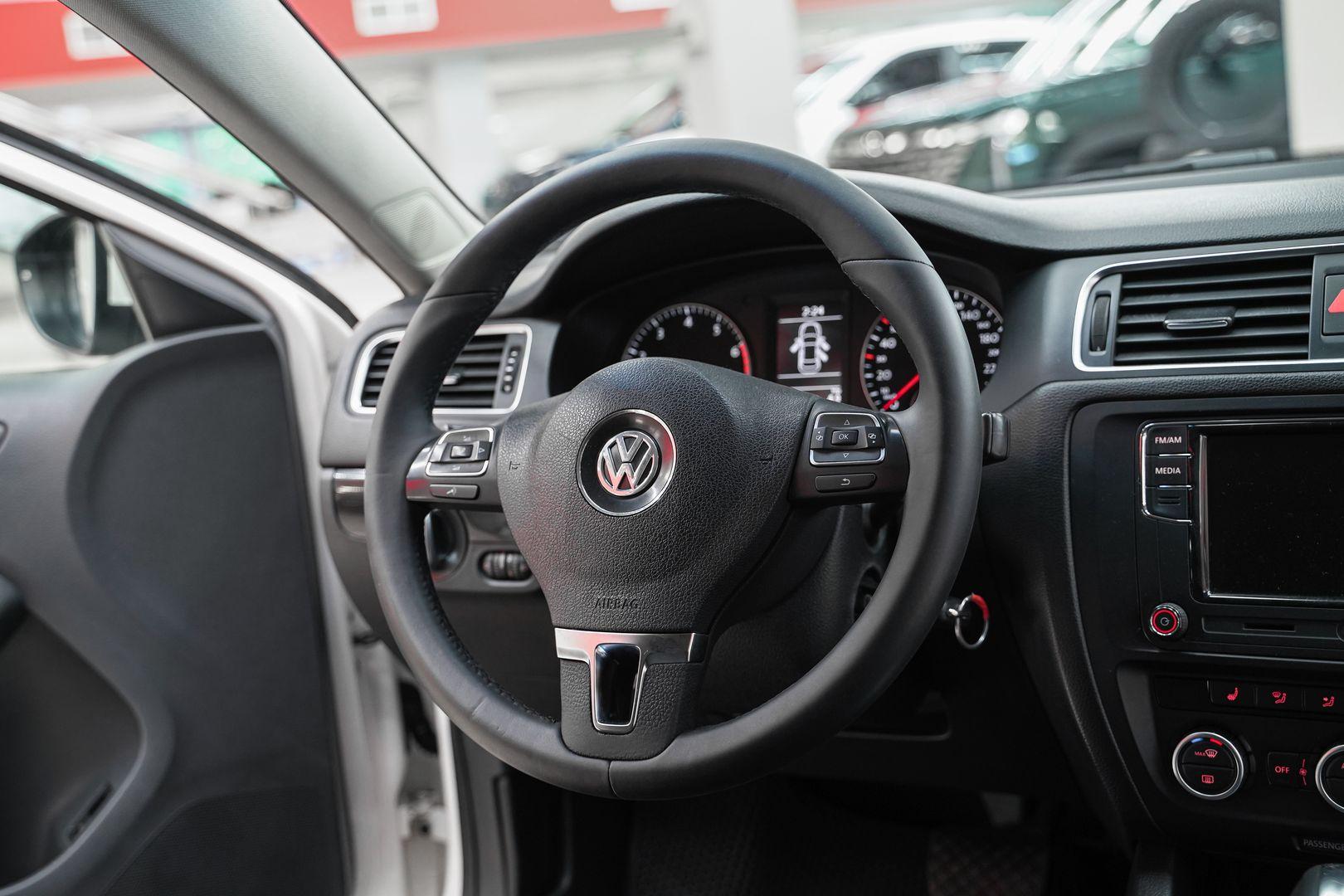Volkswagen Jetta 2013, белый, ДЦ Орехово