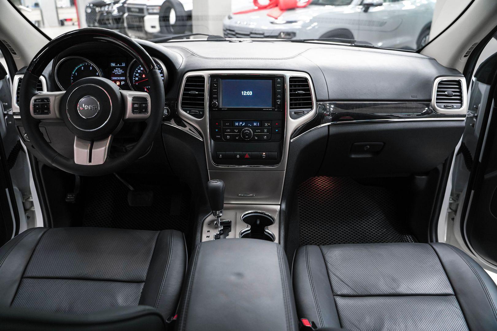Jeep Grand Cherokee 2012, белый, ДЦ Орехово