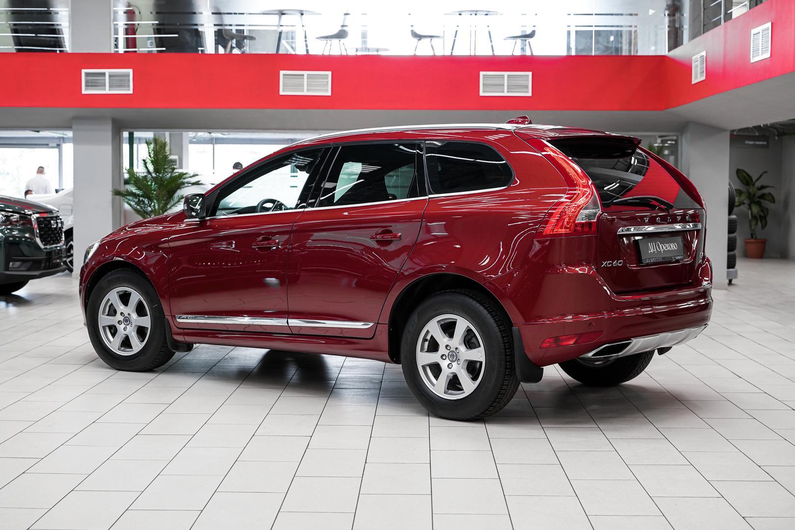 Volvo XC60 2013, красный, ДЦ Орехово