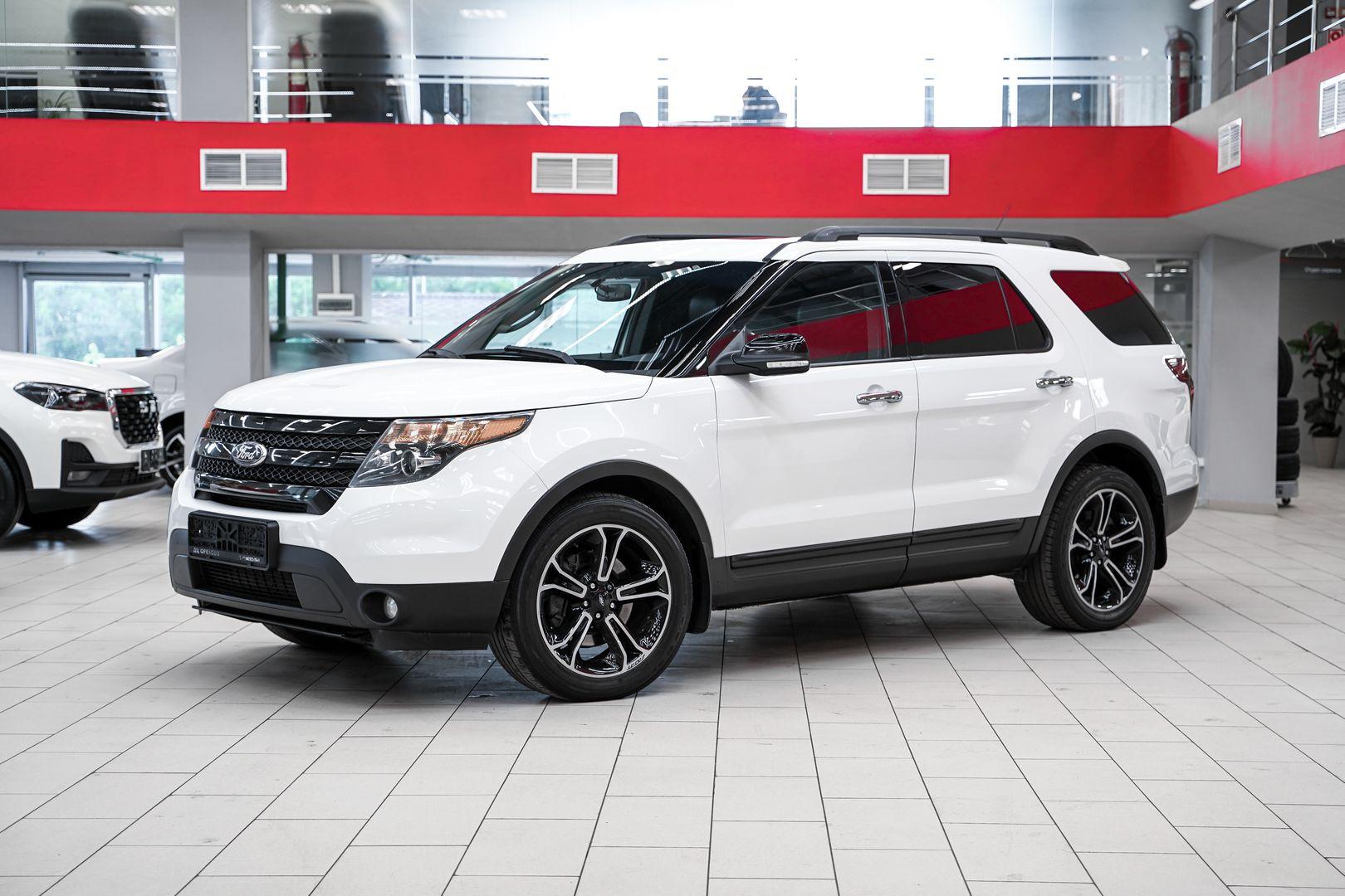 Ford Explorer 2013, белый, ДЦ Орехово