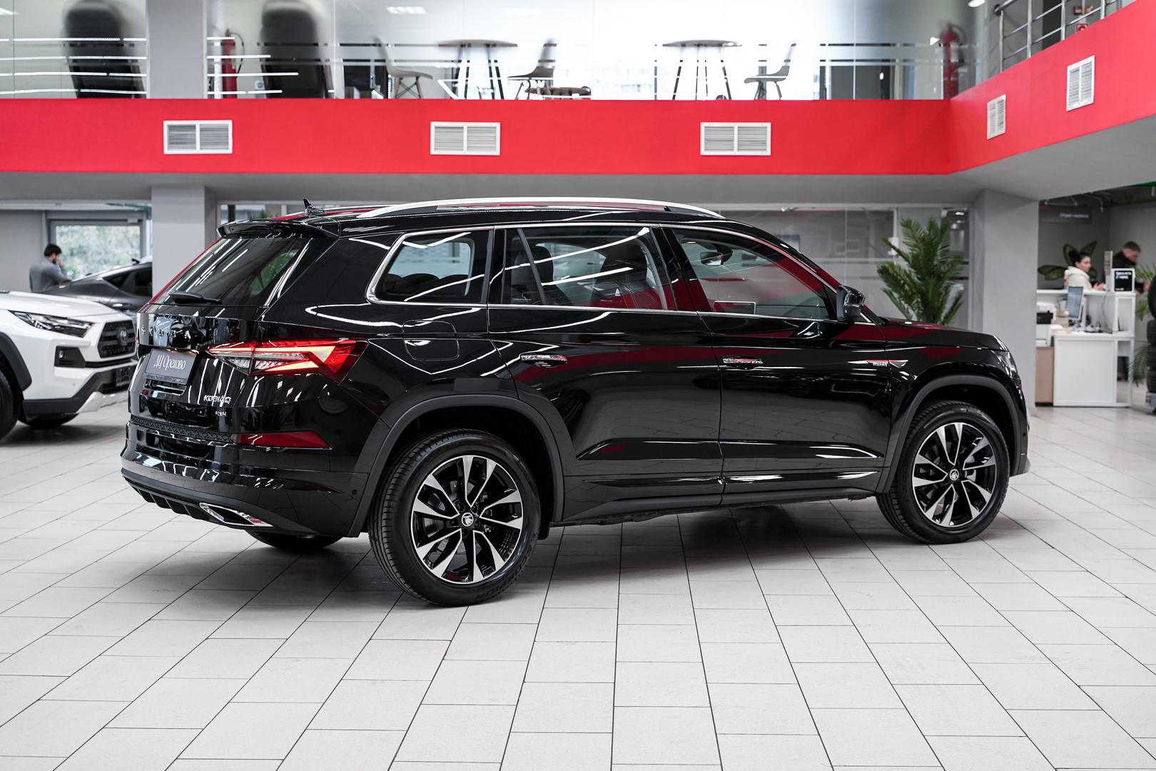 Skoda Kodiaq 2025, черный, ДЦ Орехово