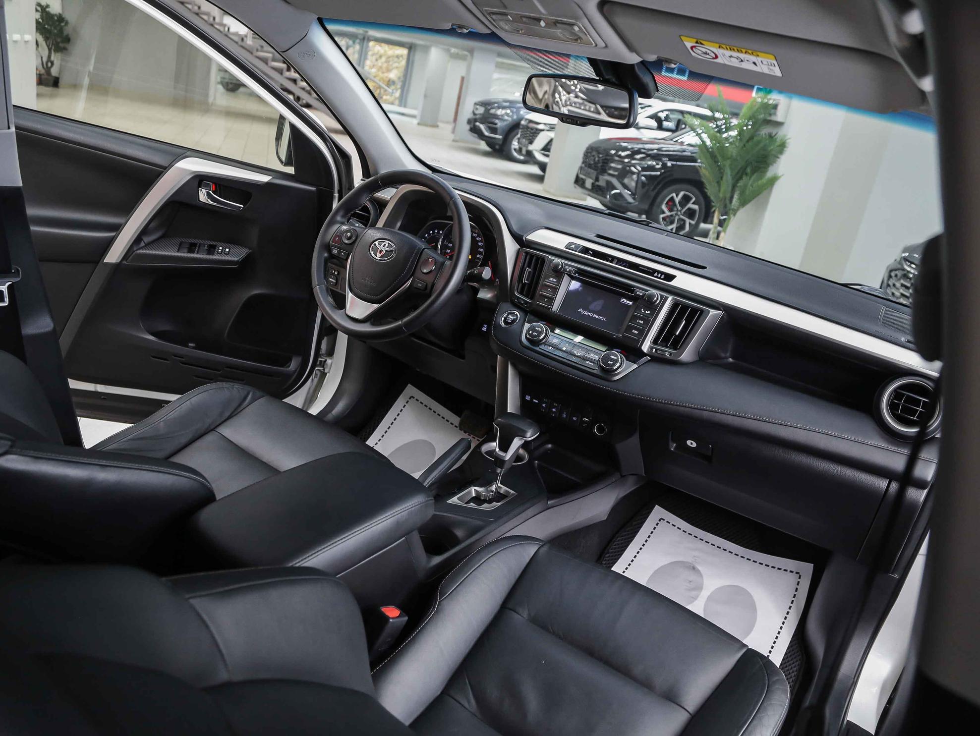 Toyota RAV4 2013, белый, ДЦ Орехово