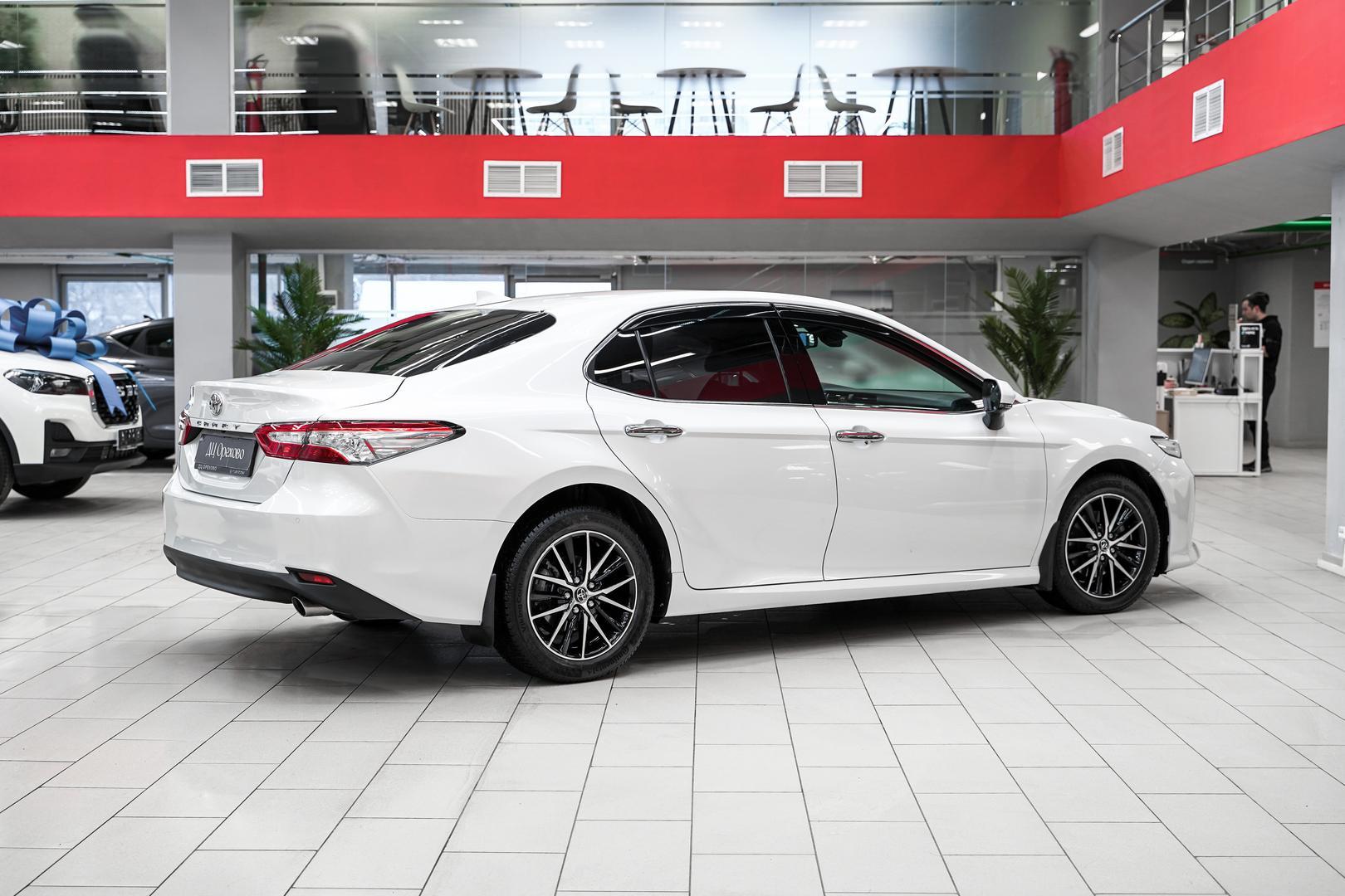 Toyota Camry 2020, белый, ДЦ Орехово